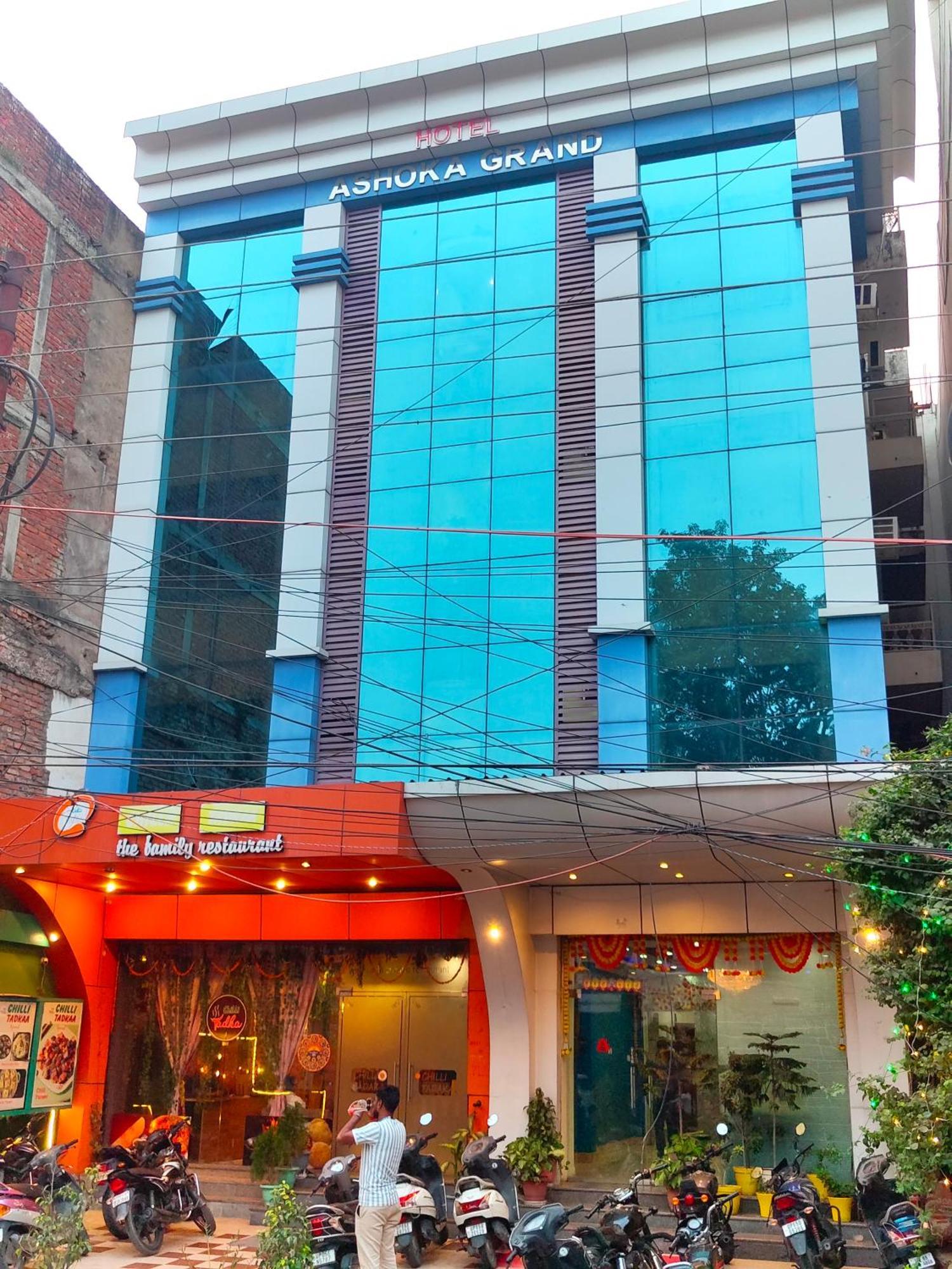 Ashoka Grand Kashi Vidyapith ! - Near Railway Station, With Wifi-restaurant-and-parking-facilities-prime-location-best Selling In Homestay