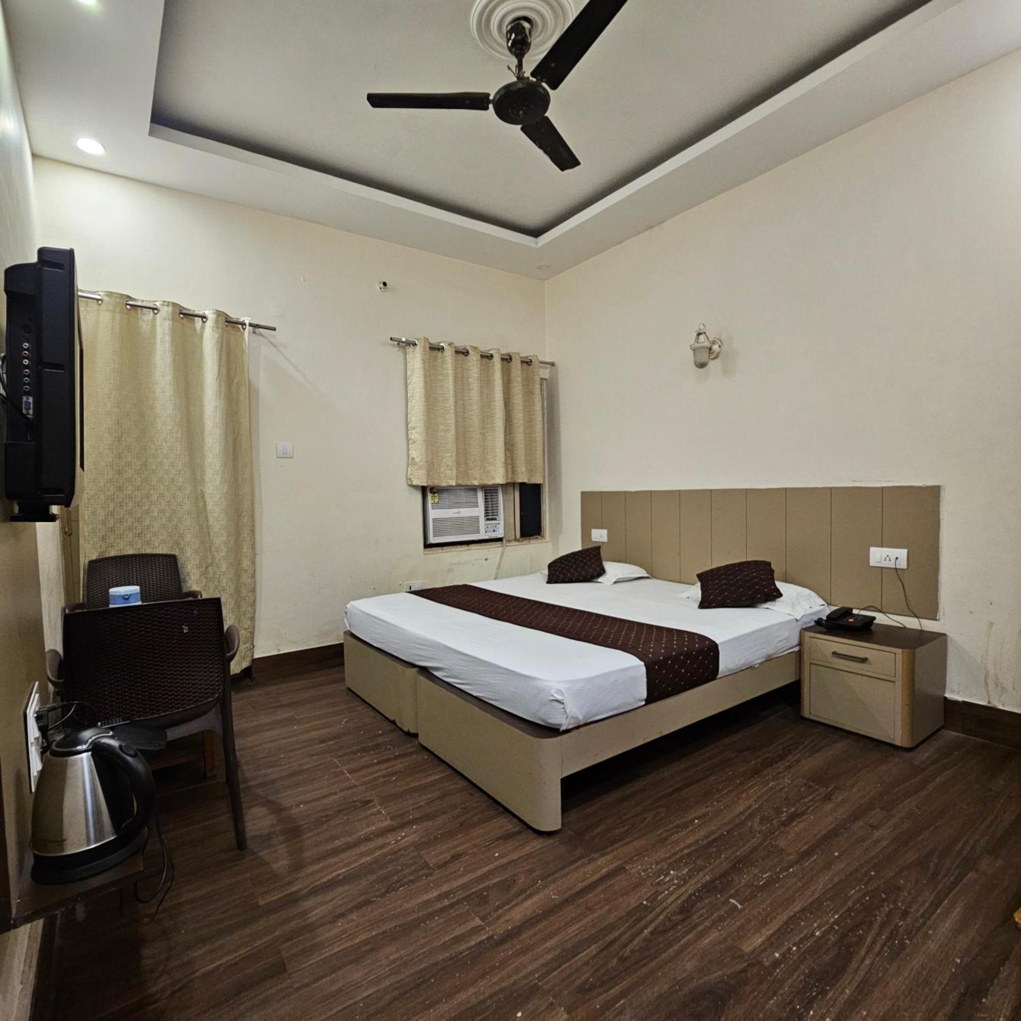 Hotel Padmini International- Sigra Hotel