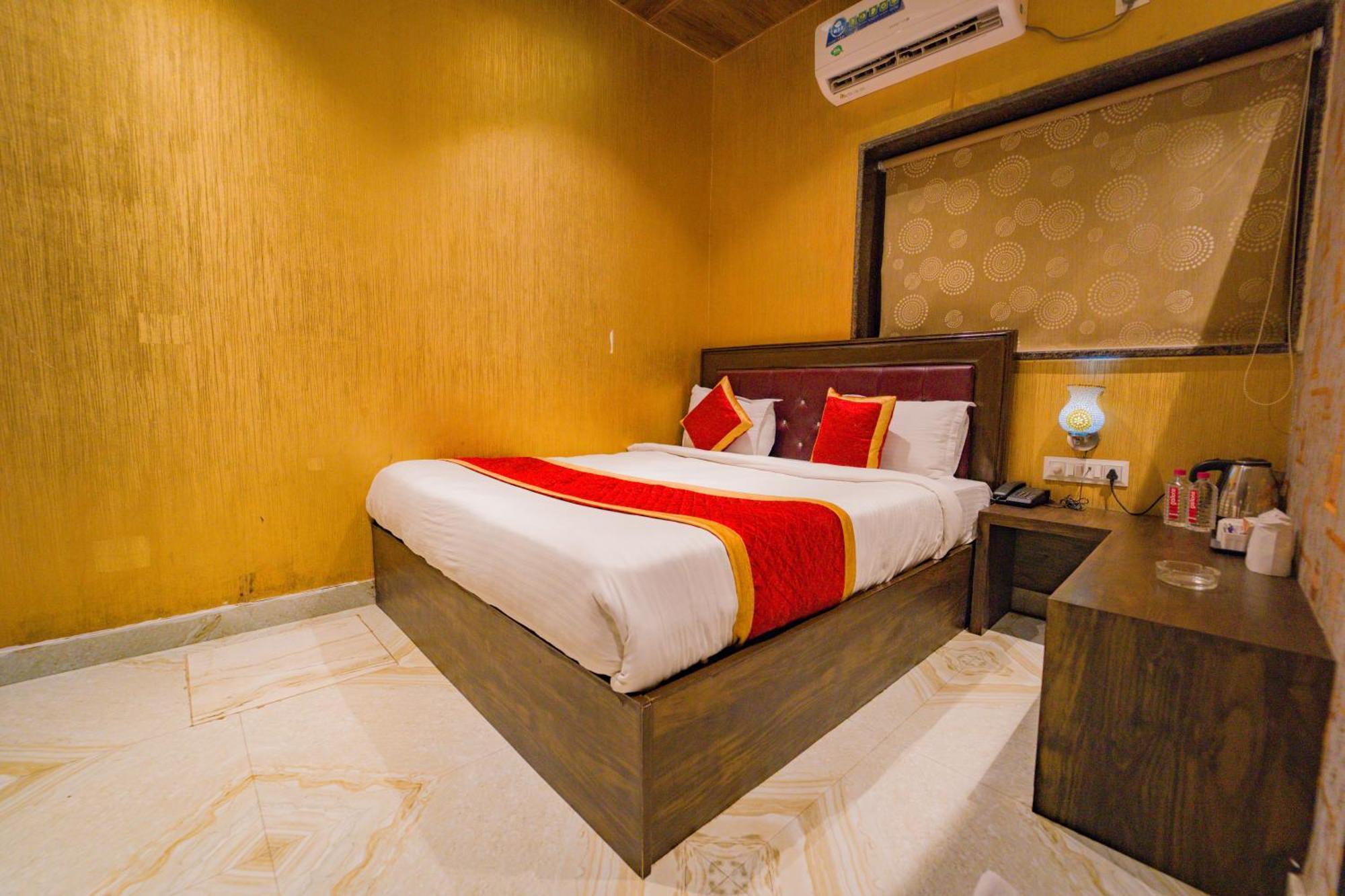 Hotel Shiv Rudraksh Resort, Near Assi Ghat