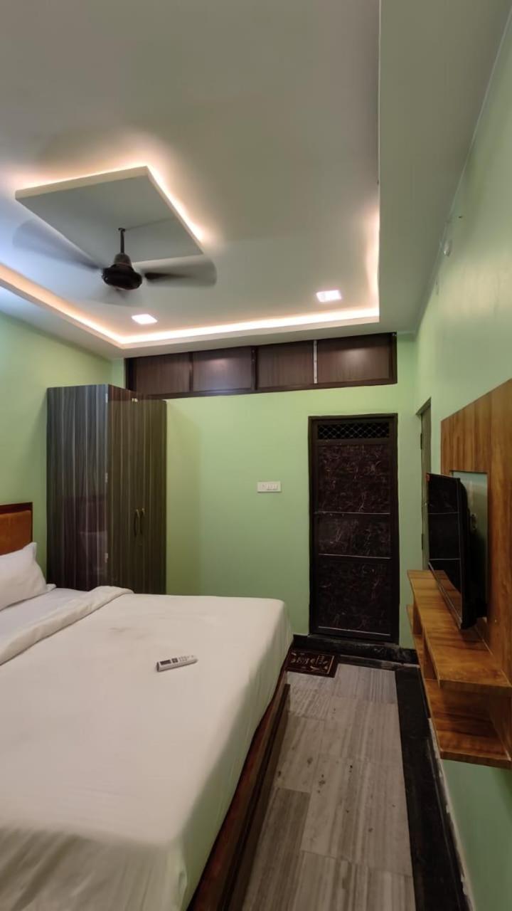 Guest house Aditya Residency Varanasi