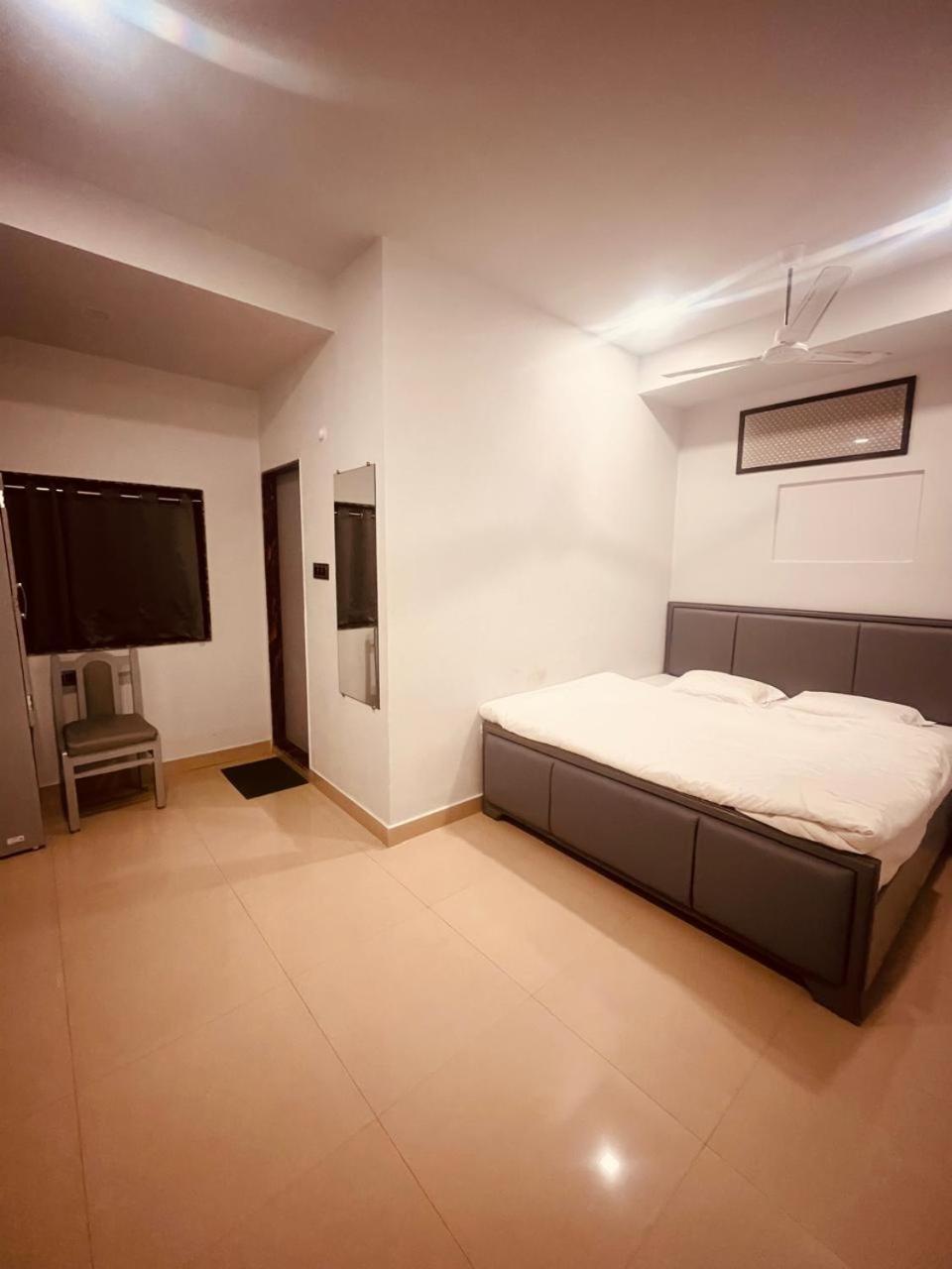 Guest house Kaal Bhairav Near Ganga Ghat With Near Kashi Vishwanath Temple