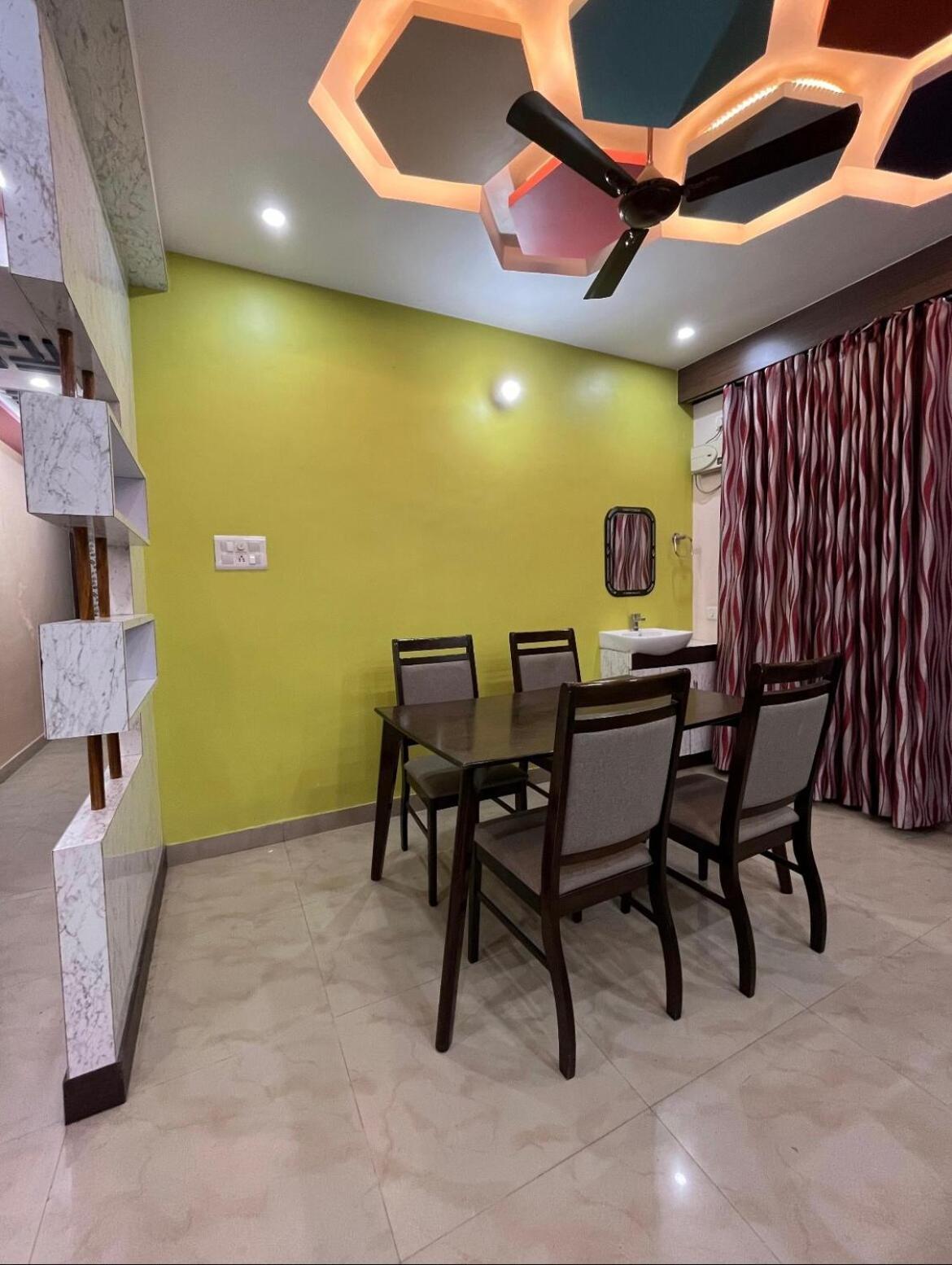 Apartment Srija Varanasi
