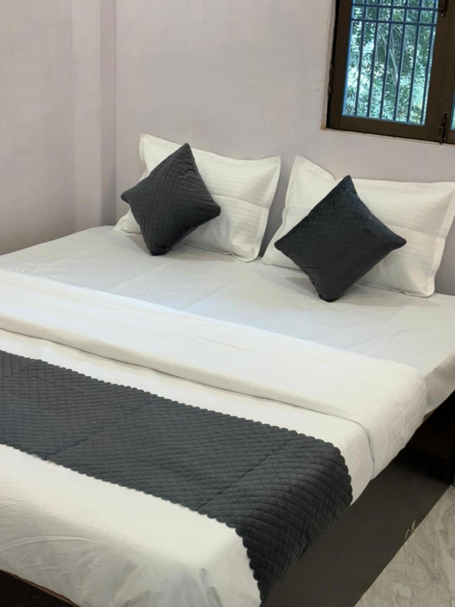Hkg Varanasi, Service With Location Apartment Varanasi