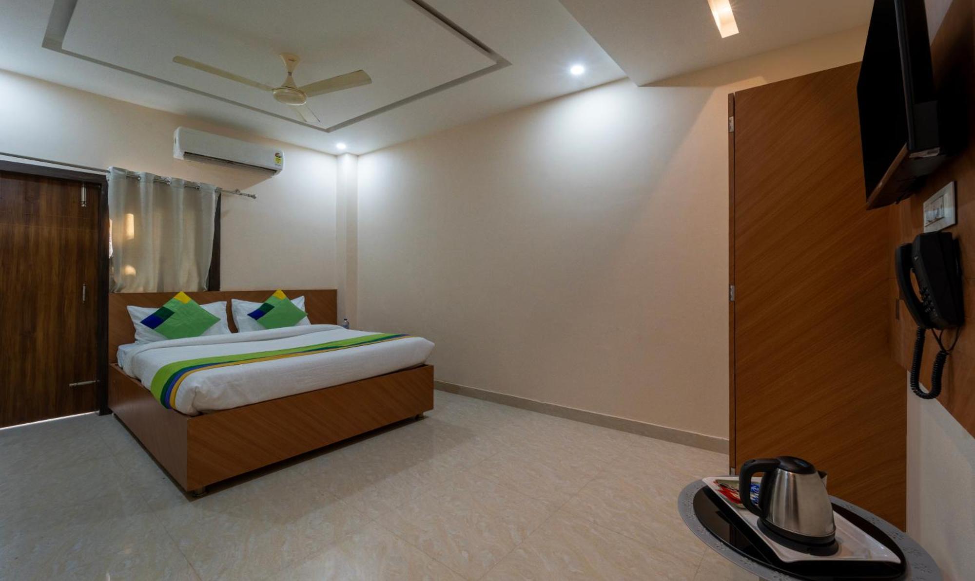 Hotel Treebo Raj Palace Varanasi