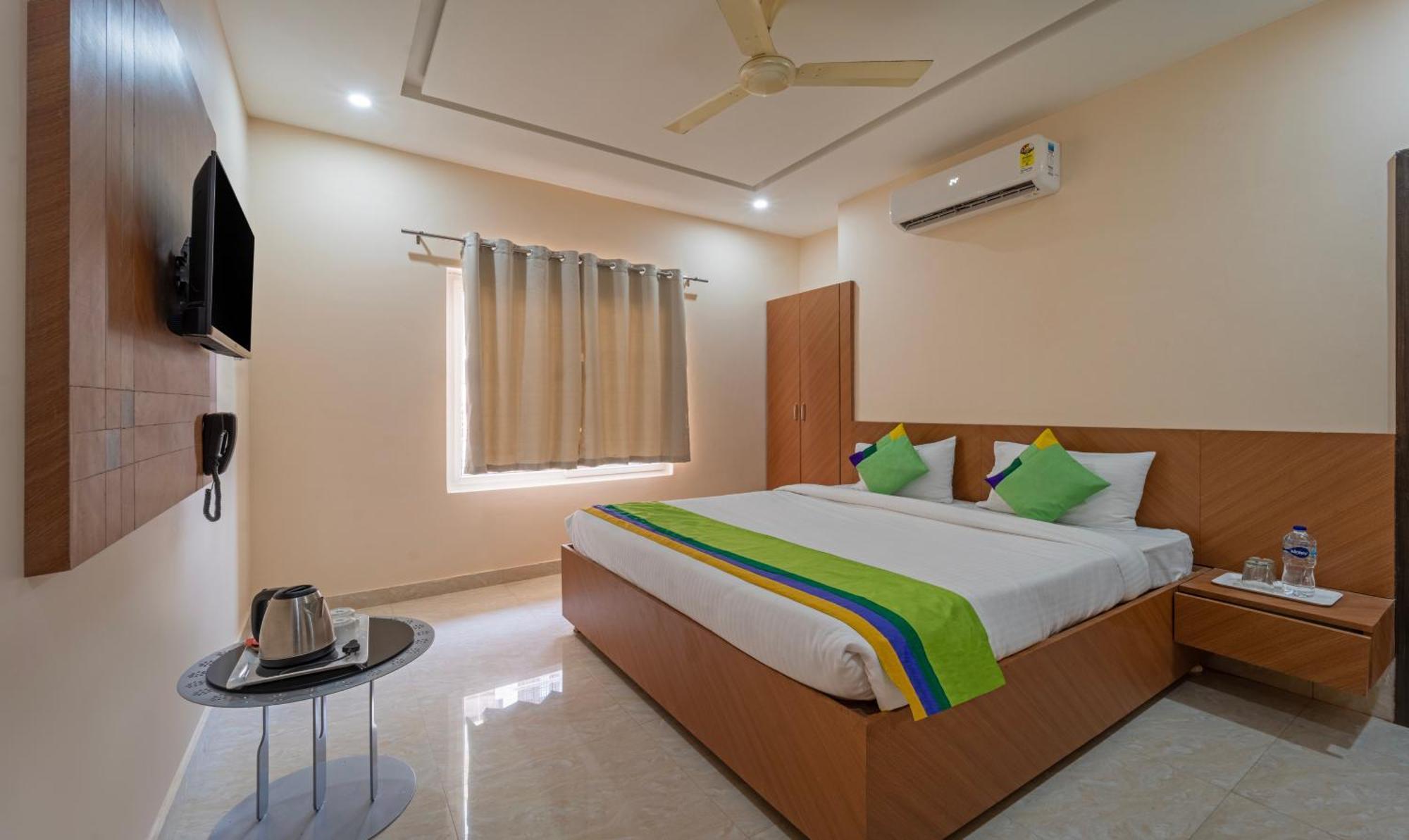 Treebo Raj Palace Hotel