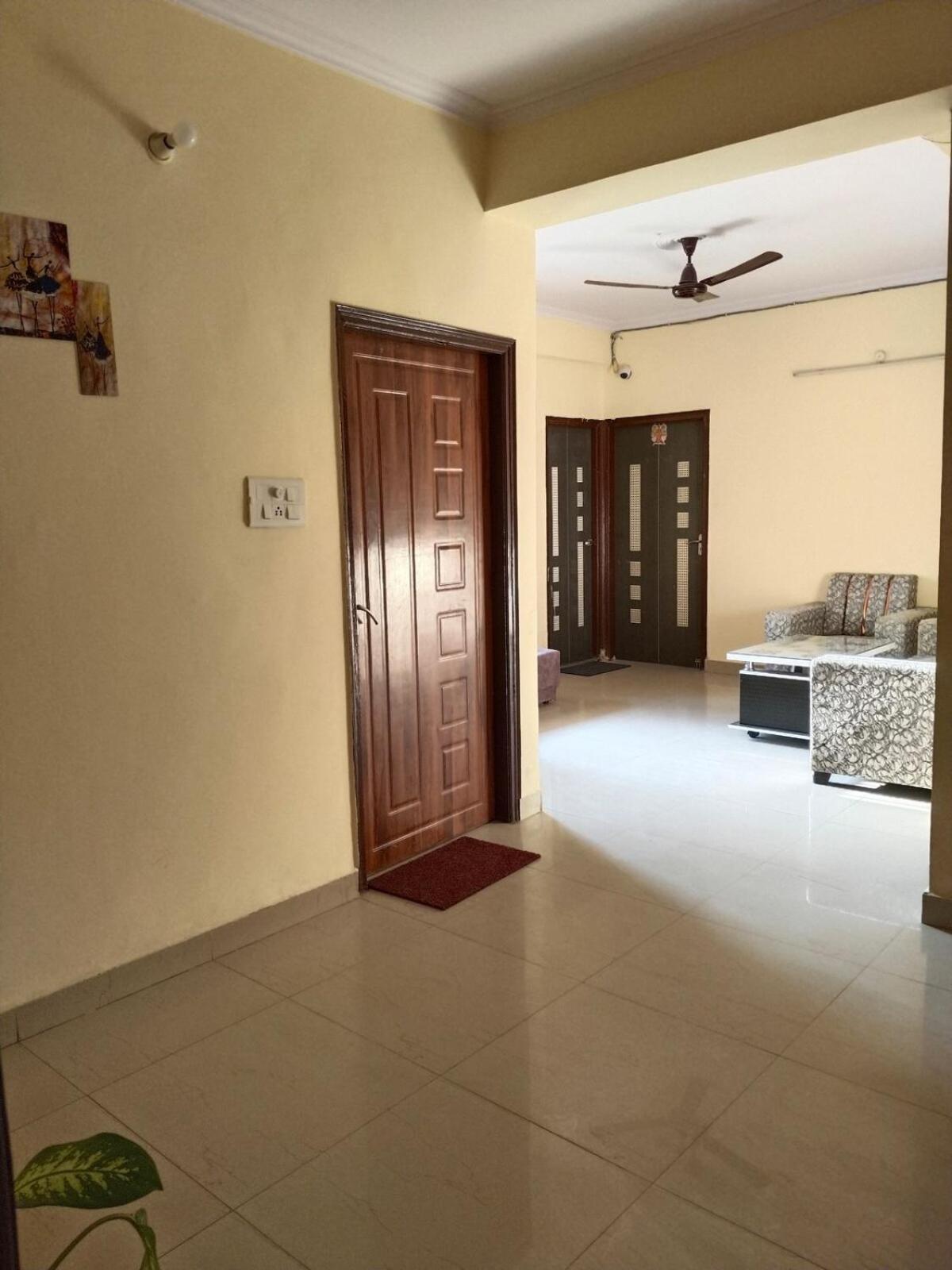 3 Bhk Luxury Flat In Apartment *