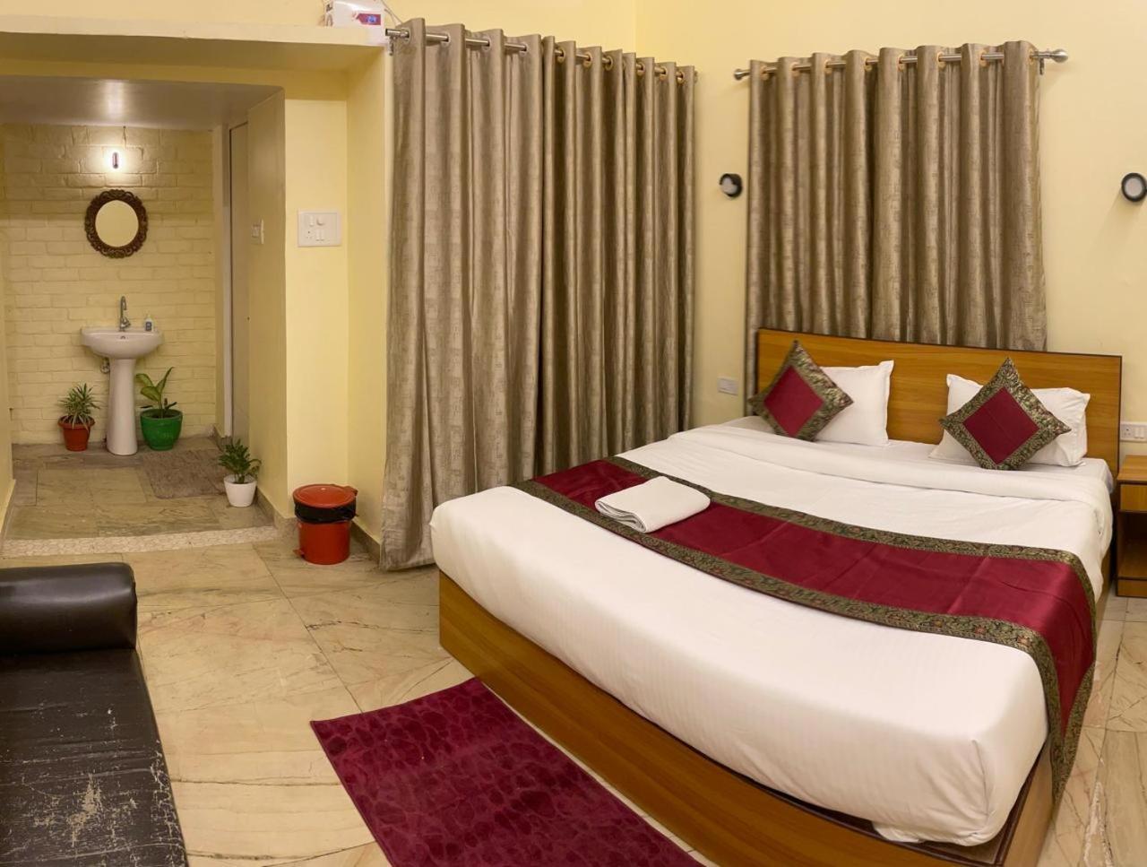 Shankar Vilaas -a Heritage Hotel