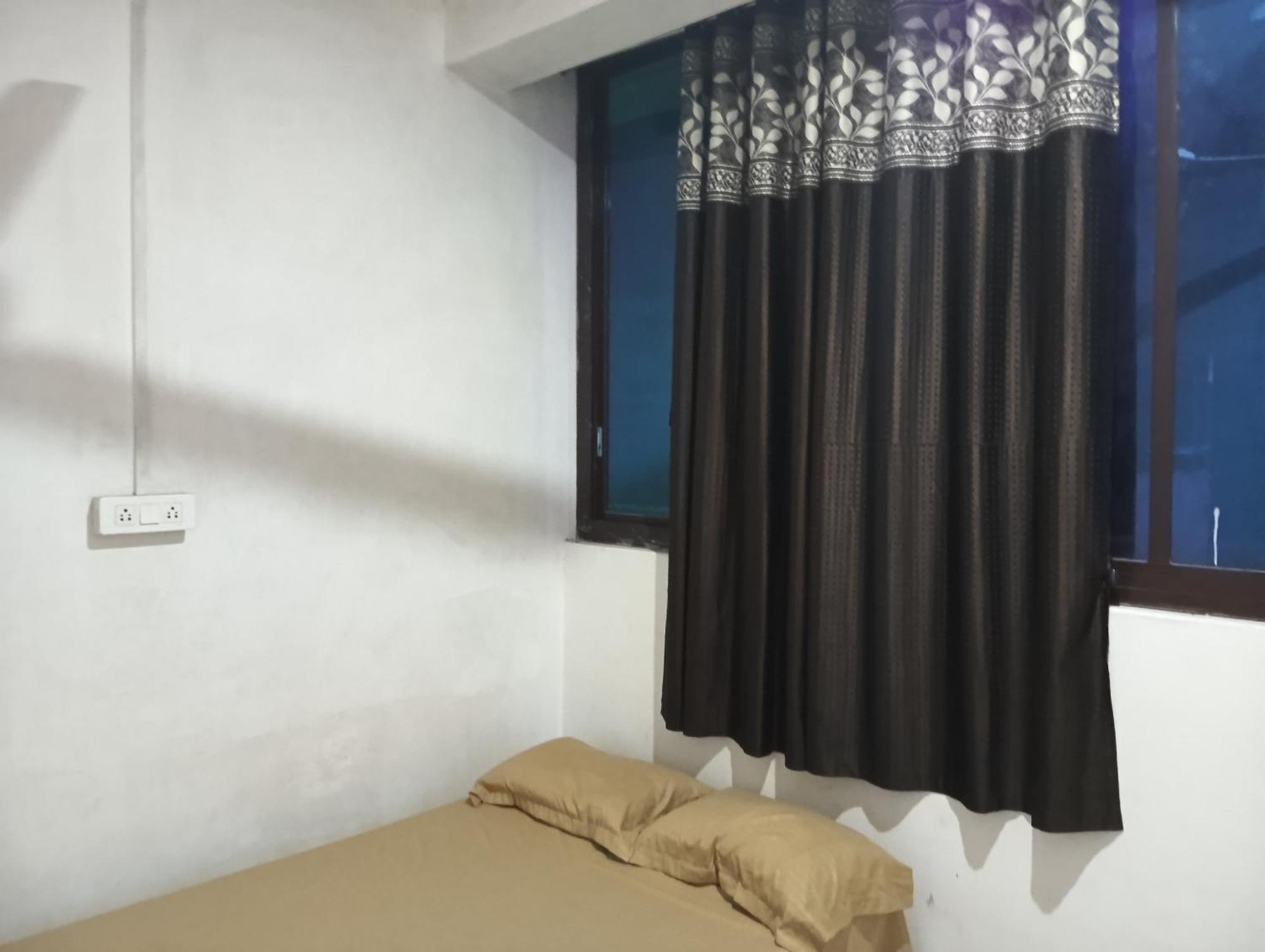 Homestay Sada Shiv *
