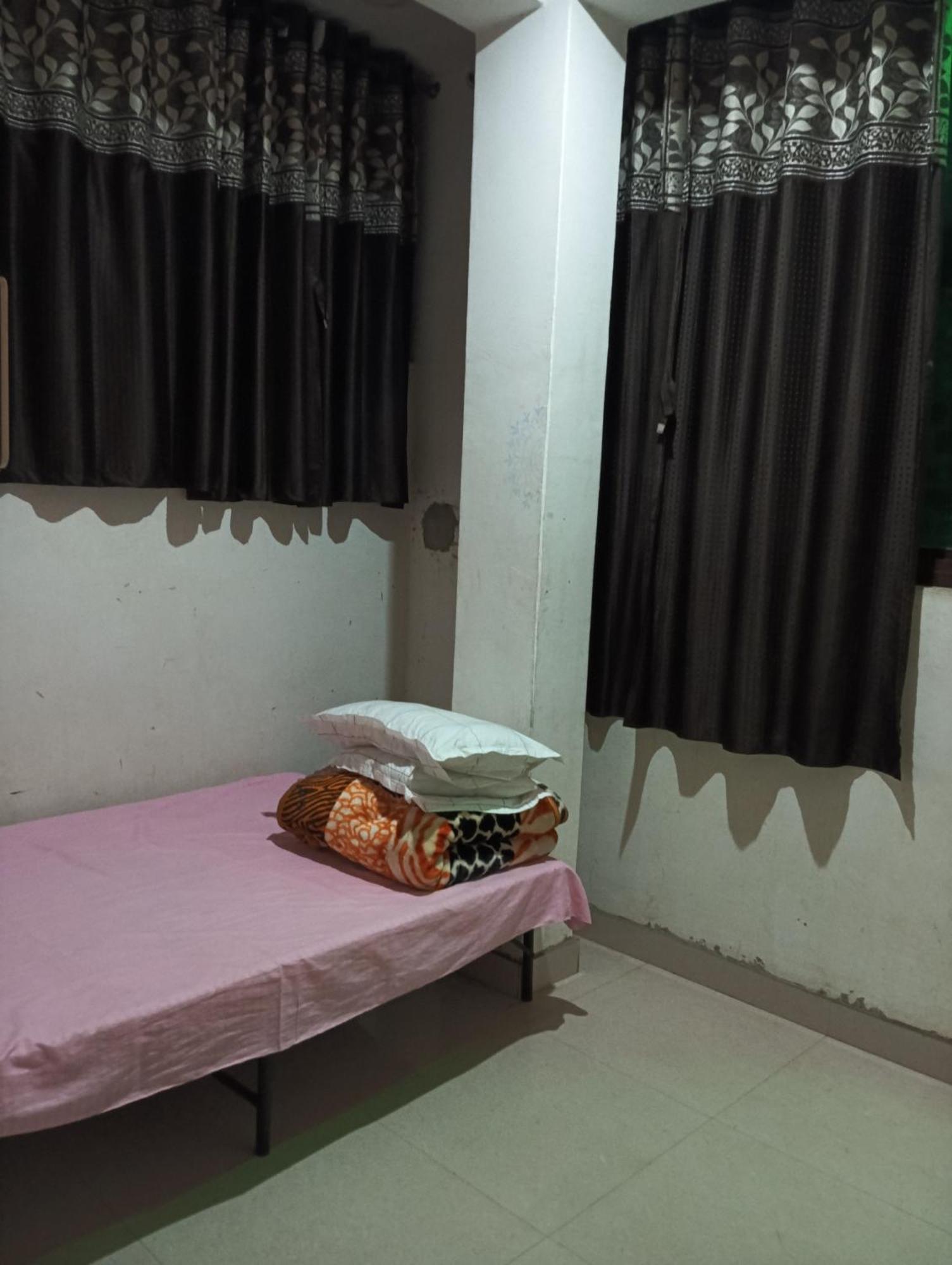 Homestay Sada Shiv *