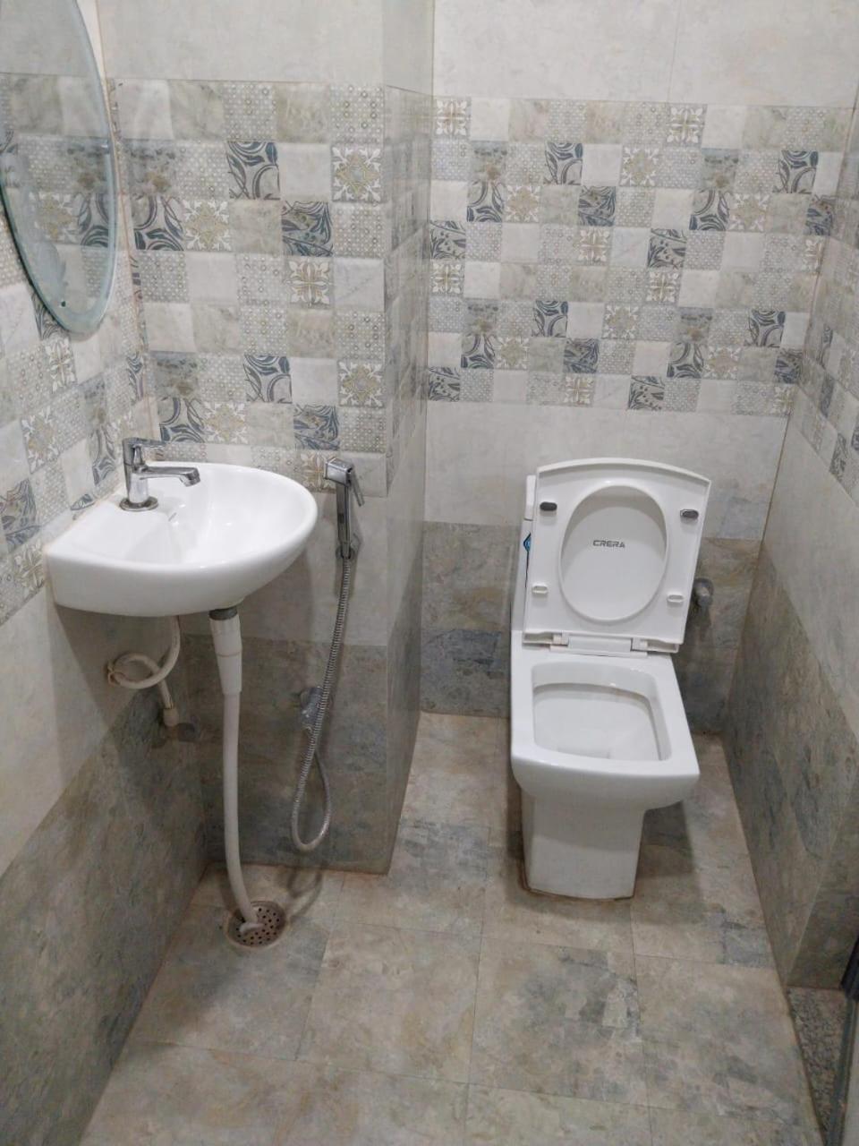 Kashi Kutir Hotel *