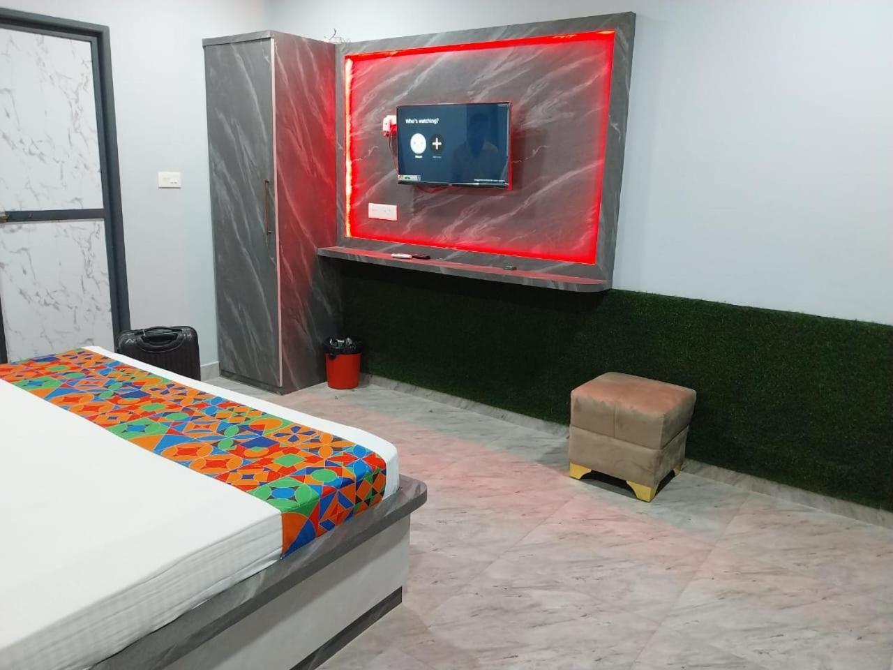 Kashi Kutir Hotel *