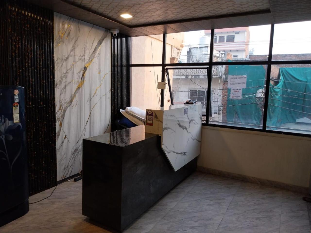 Kashi Kutir Hotel
