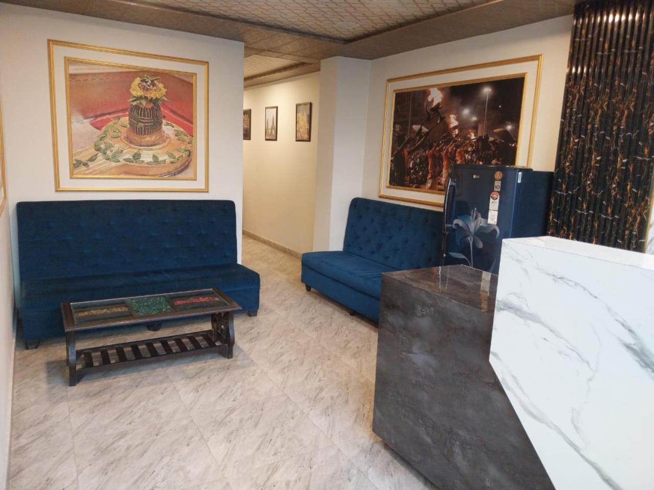 Kashi Kutir Hotel *