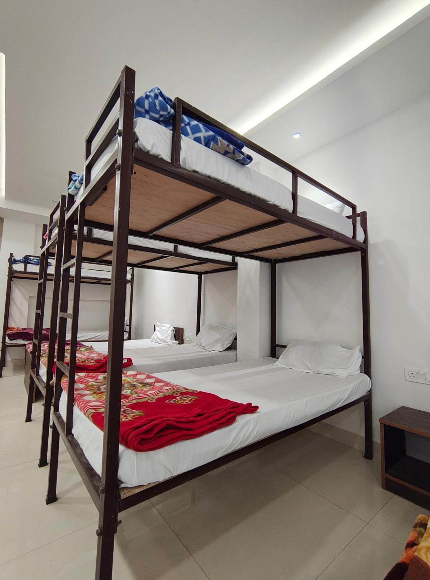Om Pg Hostel Varanasi