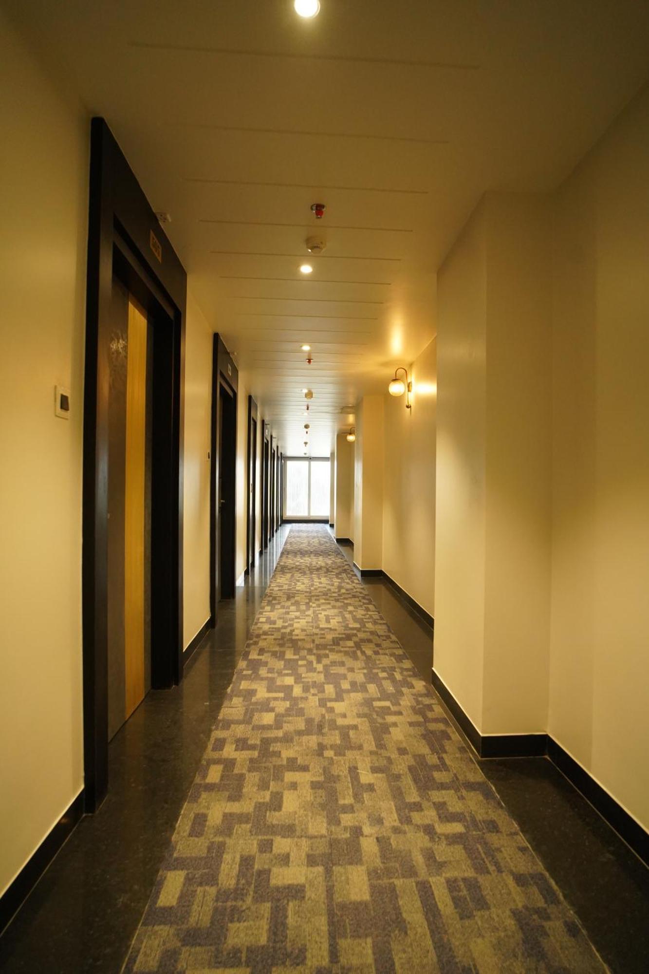 Hotel Square S Varanasi