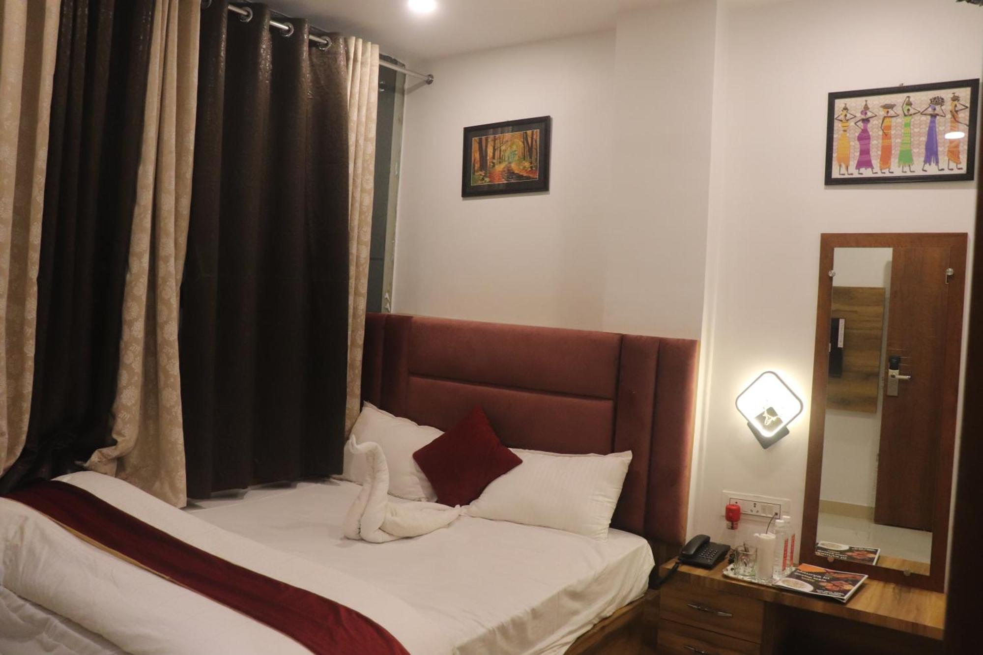 Maurya Pandeypur Hotel 3*