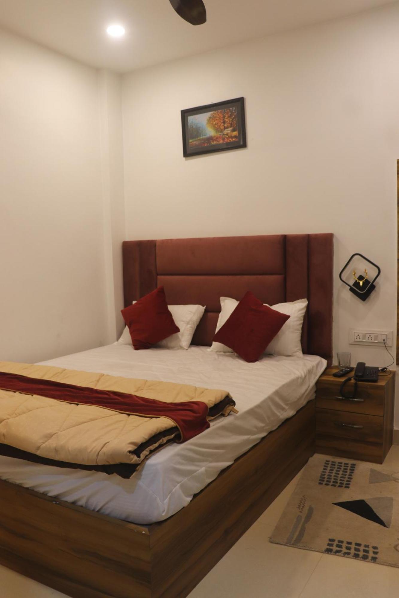 Maurya Pandeypur Hotel 3*