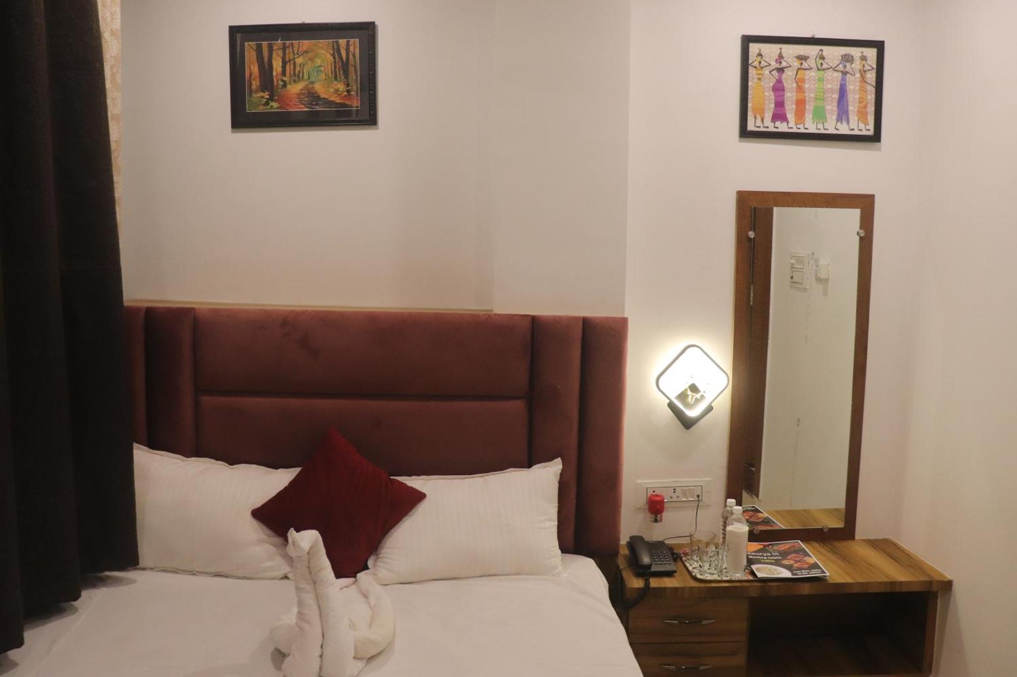 Hotel Maurya Pandeypur 3*