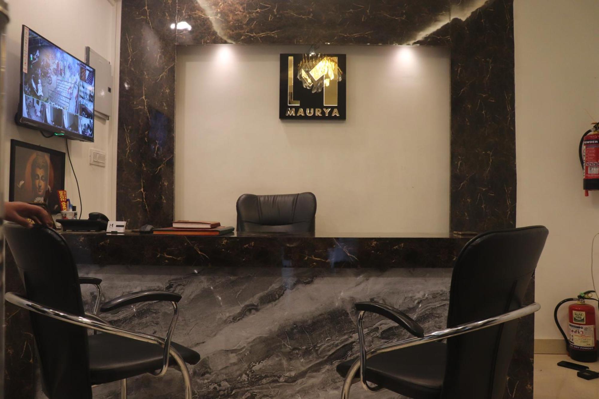Maurya Pandeypur Hotel