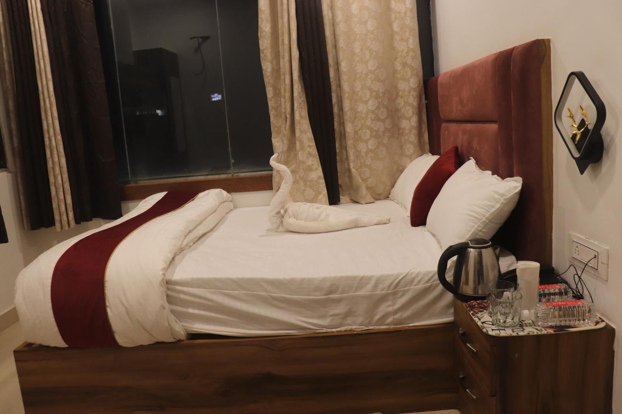 Maurya Pandeypur Hotel 3*
