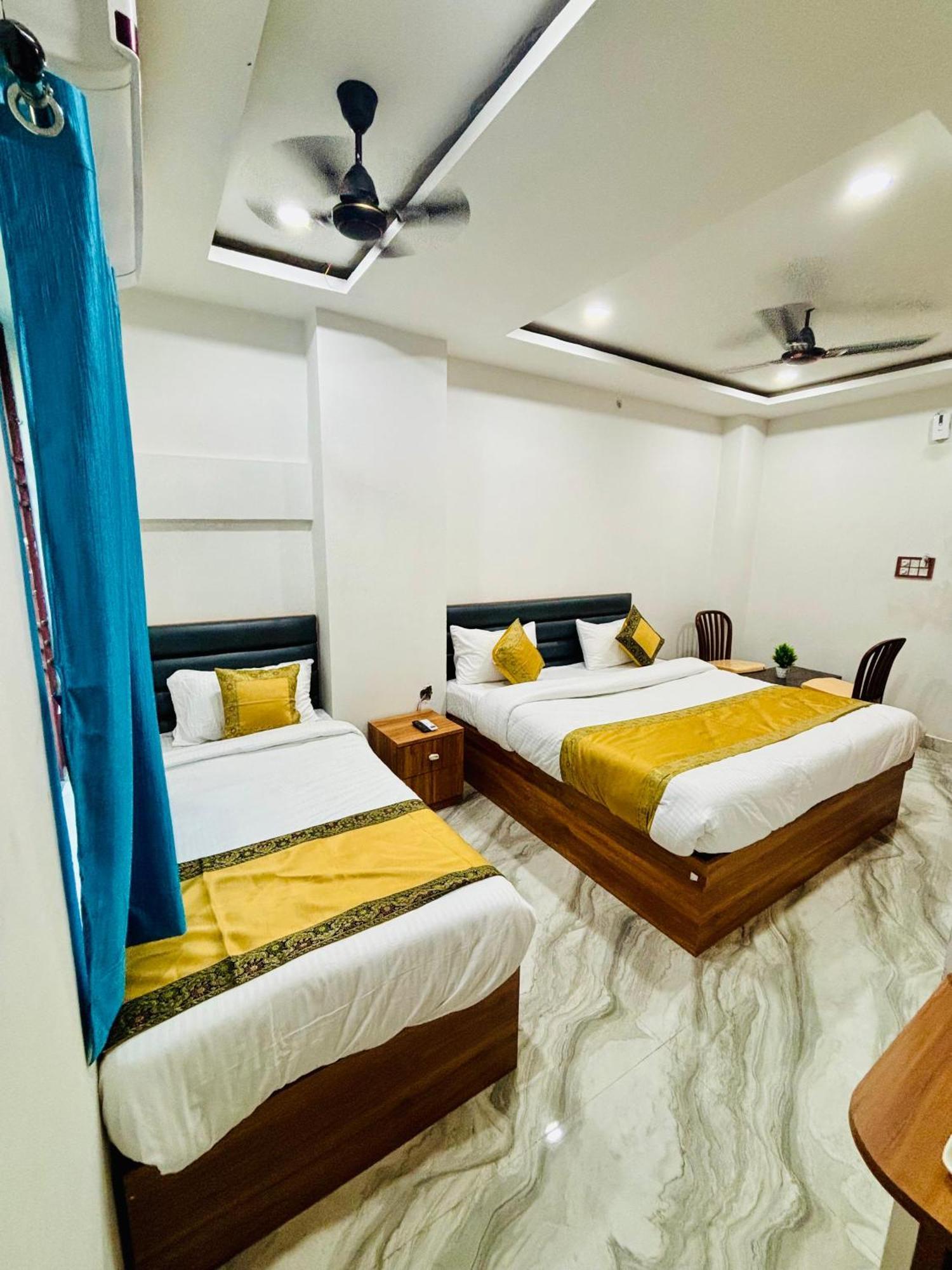 Hotel Ashray 5*