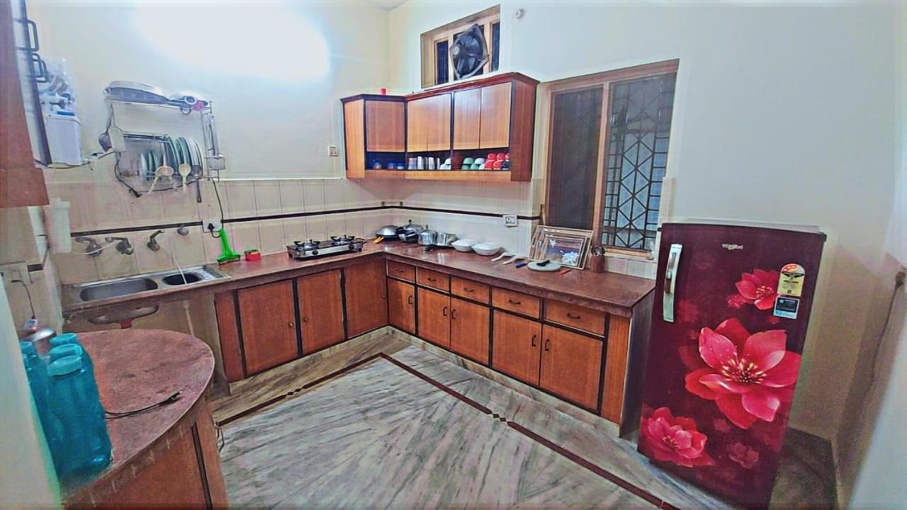 Serene Stays At Varanasi - 5Bhk Luxury Villa Villa