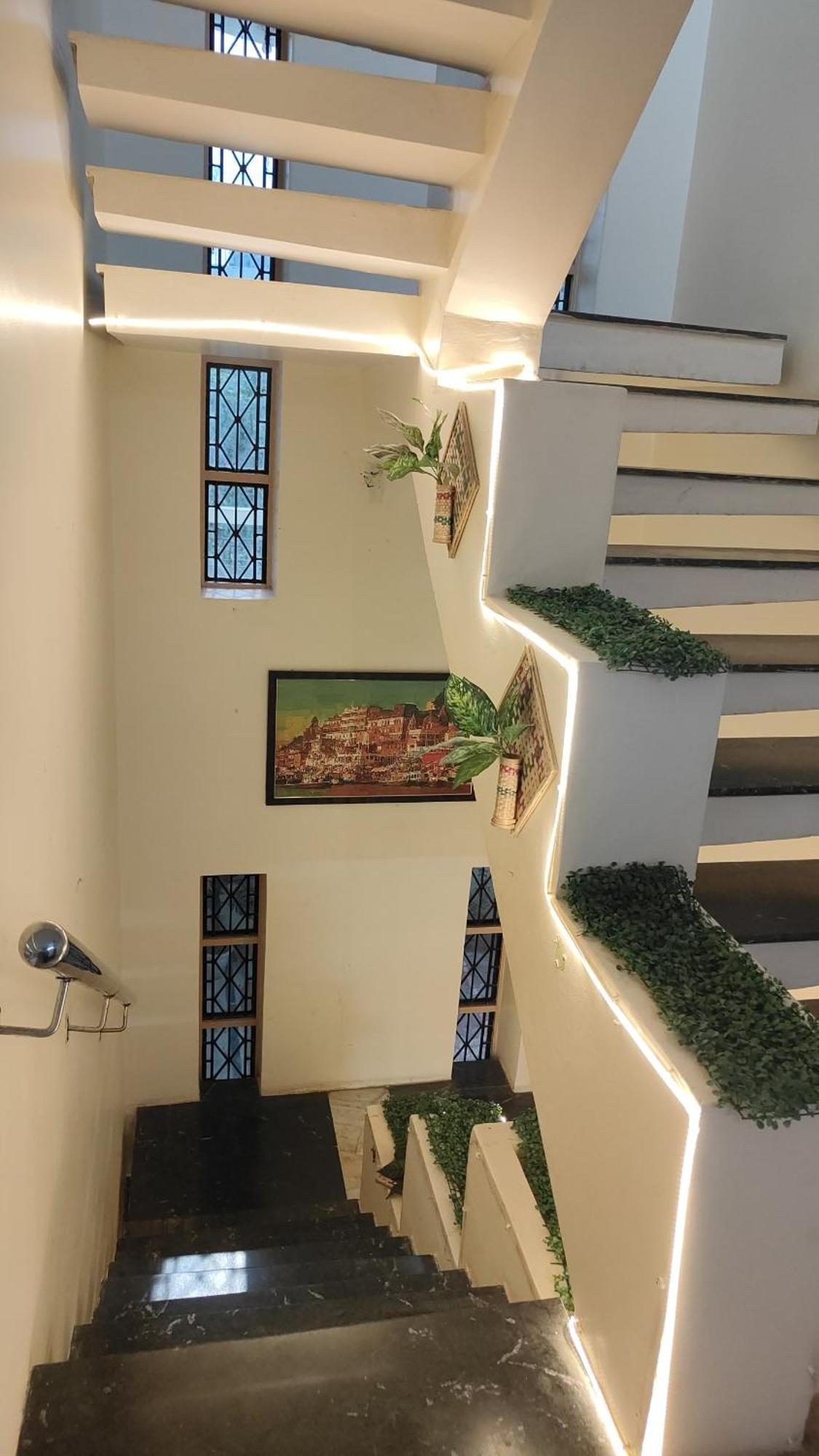 Serene Stays At Varanasi - 5Bhk Luxury Villa *