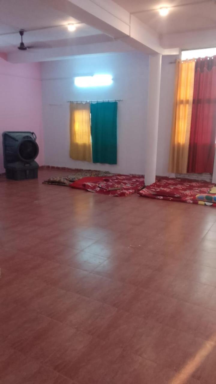 Samridhi * Varanasi