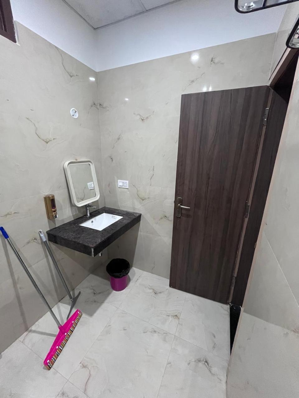 Hridayam Kashi Apartment *