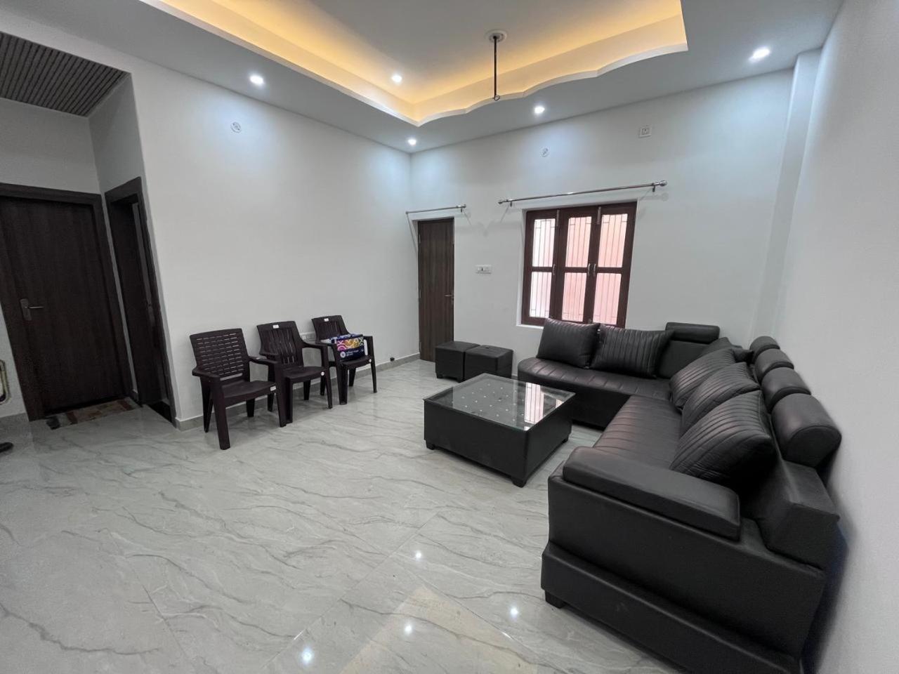 Apartment Hridayam Kashi