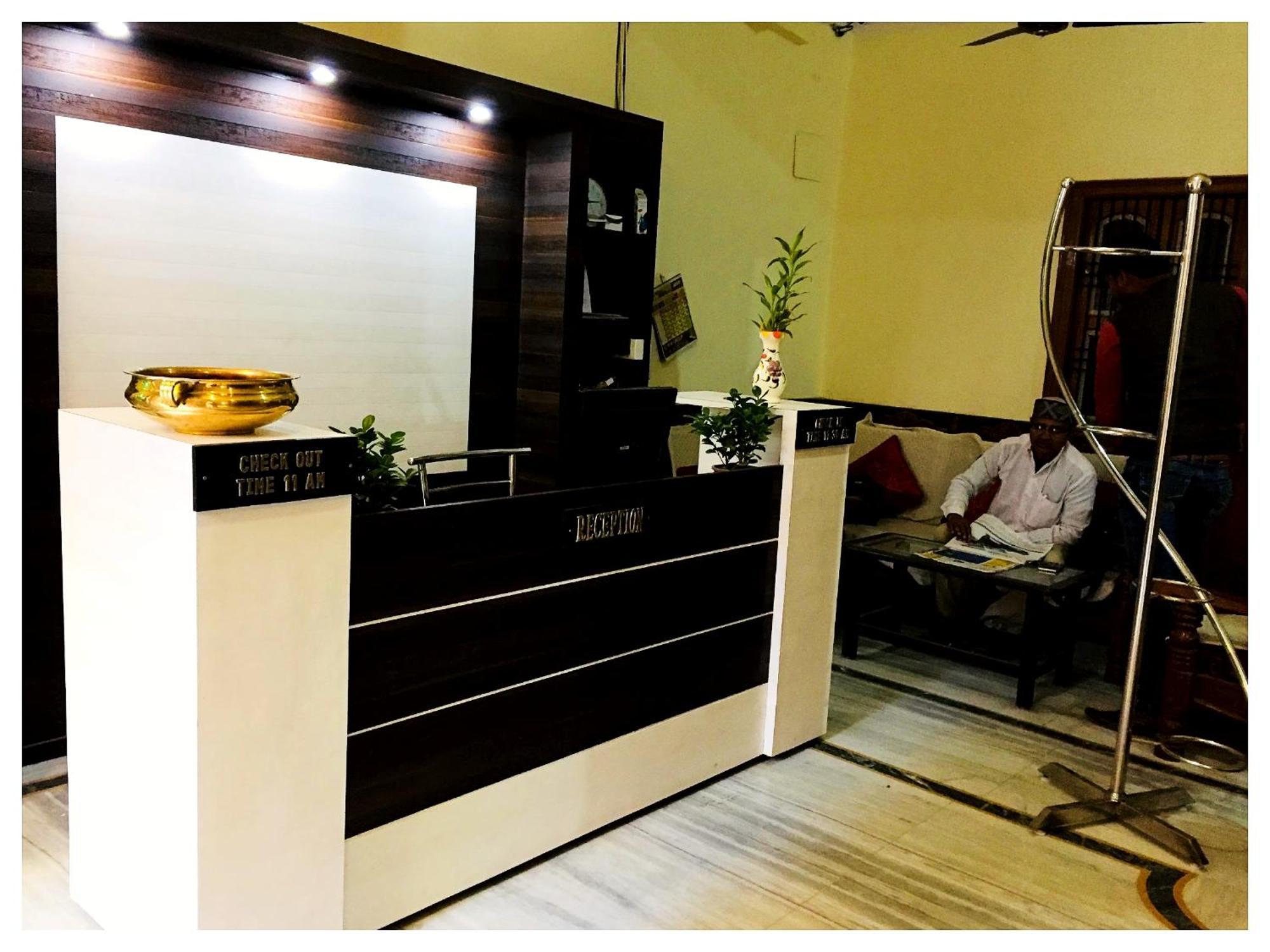 Hotel Premium Temple Palace Near Kashi Vishwanath Temple - A Premium In 4*