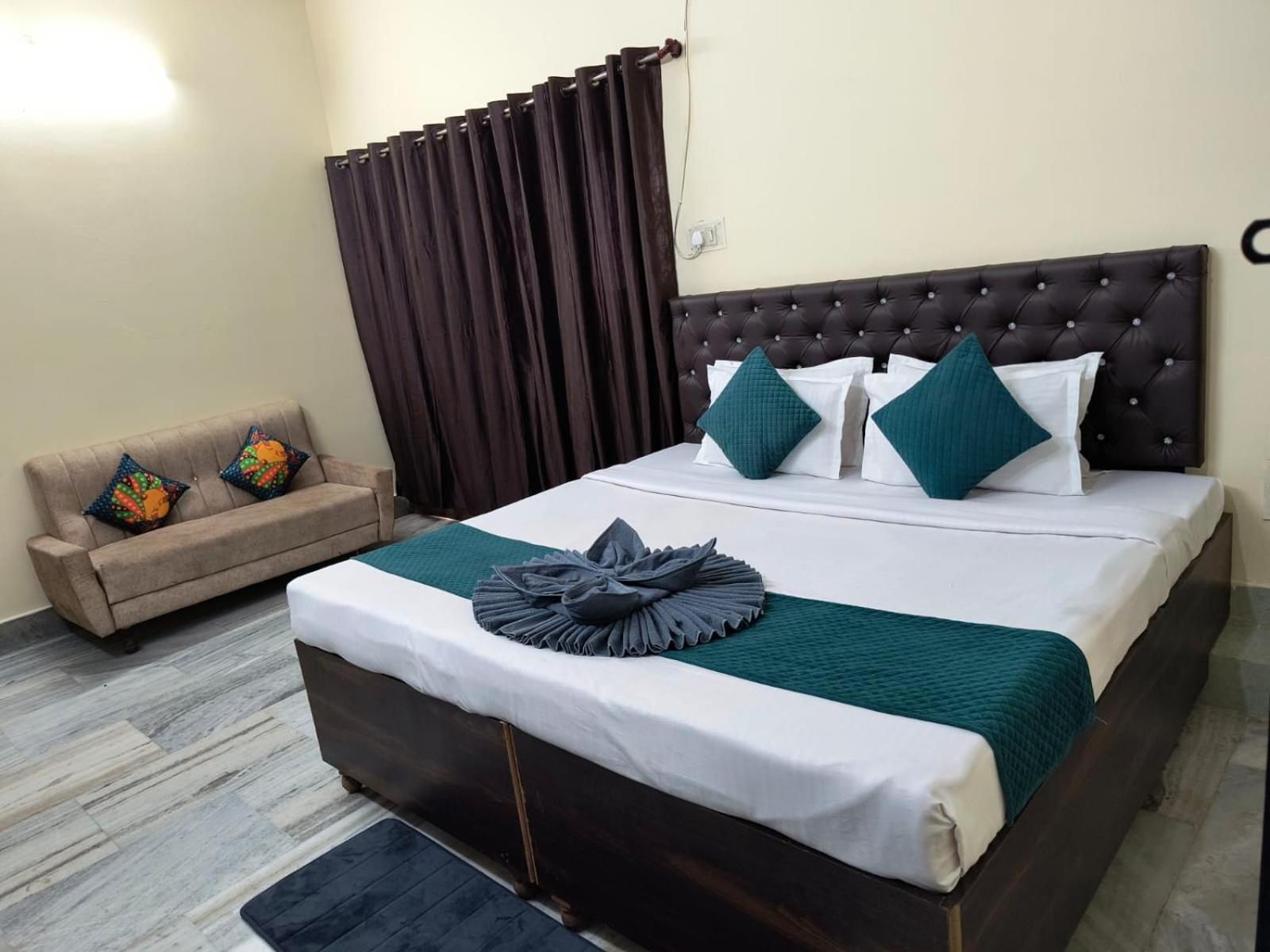 Kashi Paradise 300 Mtr Walking From Kashi Vishwanath Temple 3* Varanasi