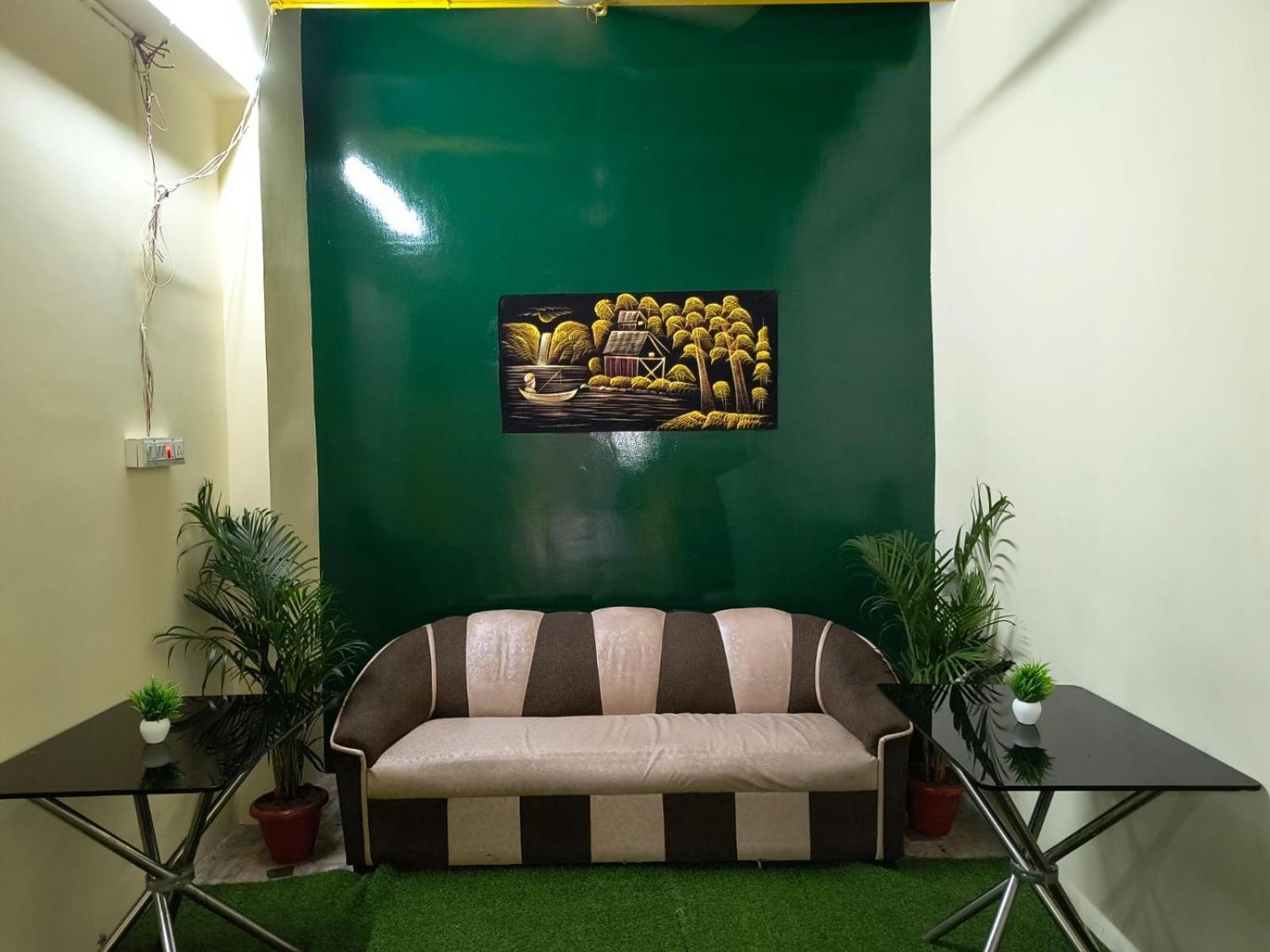 Hotel Kashi Paradise 300 Mtr Walking From Kashi Vishwanath Temple