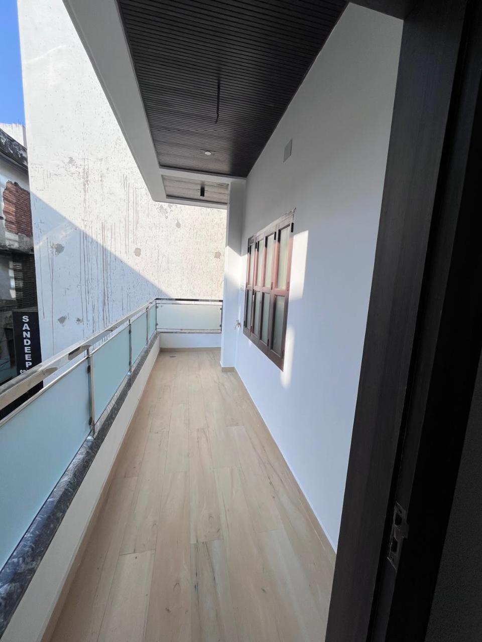 Hridayam Kashi Apartment
