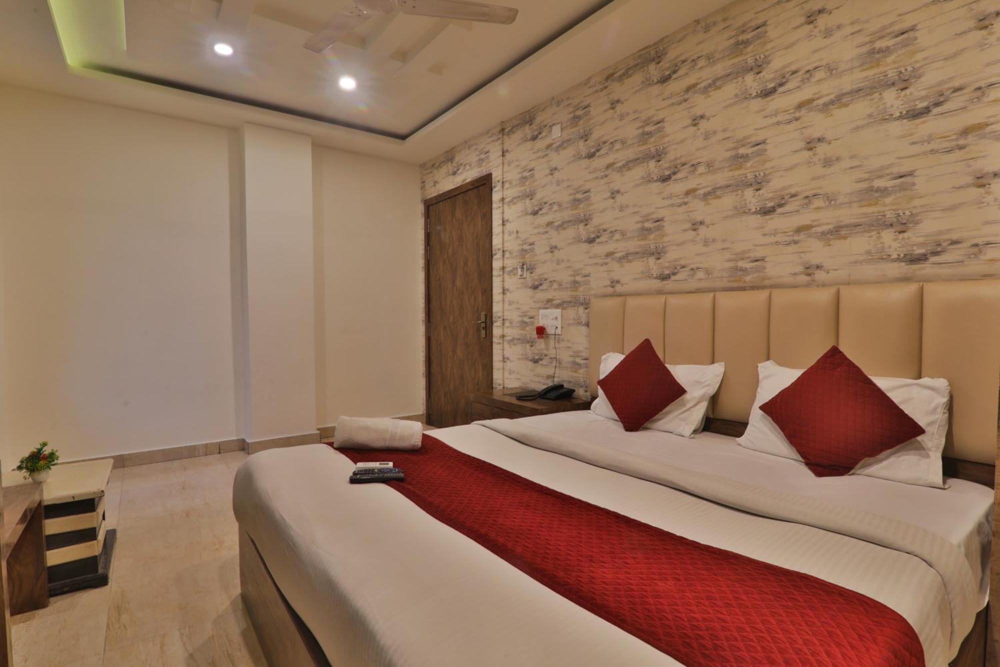 4Everstay By Janki Inn Most Luxury & Spacious Rooms Best Family Hotel In Varanasi *