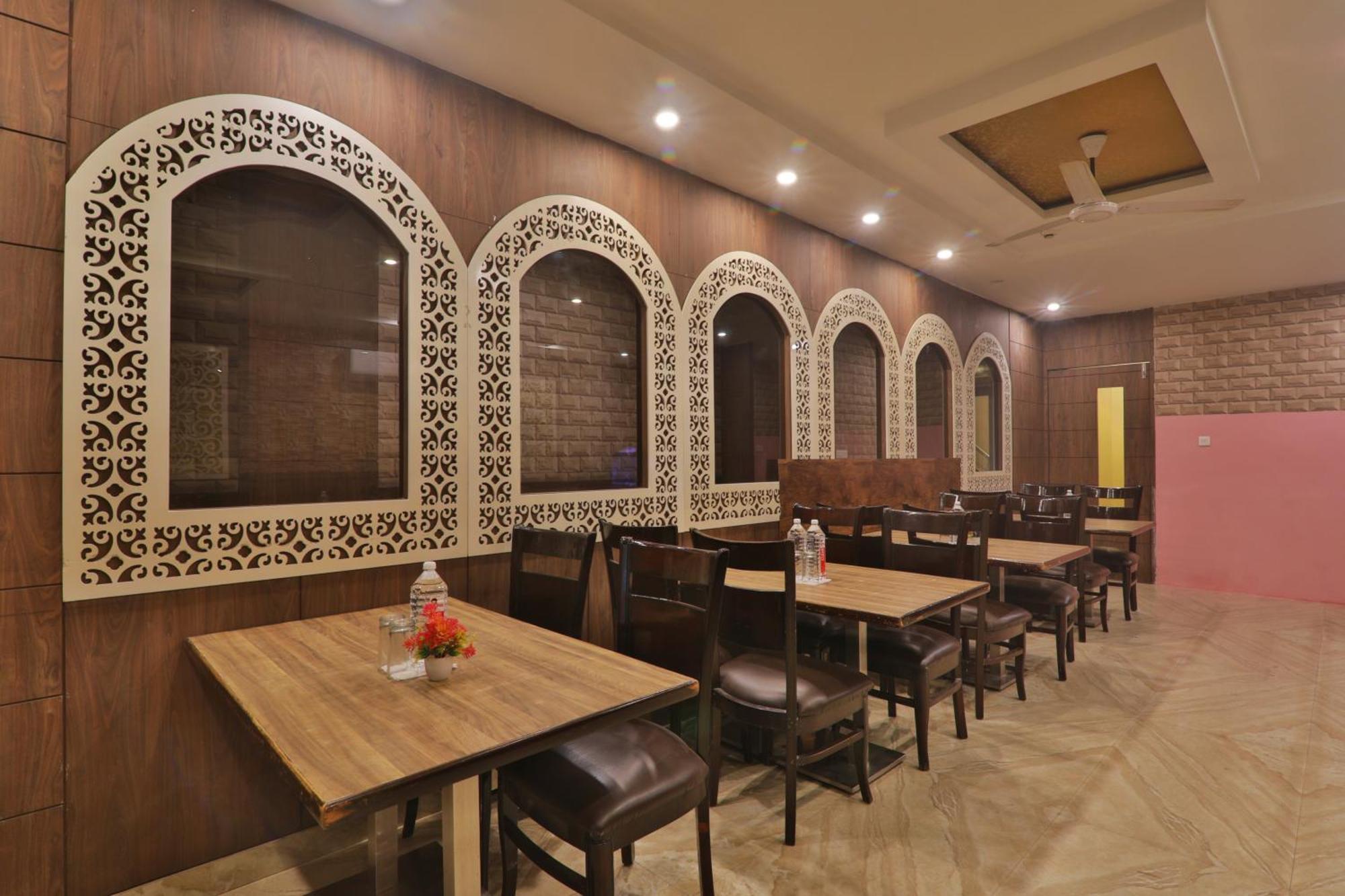 4Everstay By Janki Inn Most Luxury & Spacious Rooms Best Family Hotel In Varanasi