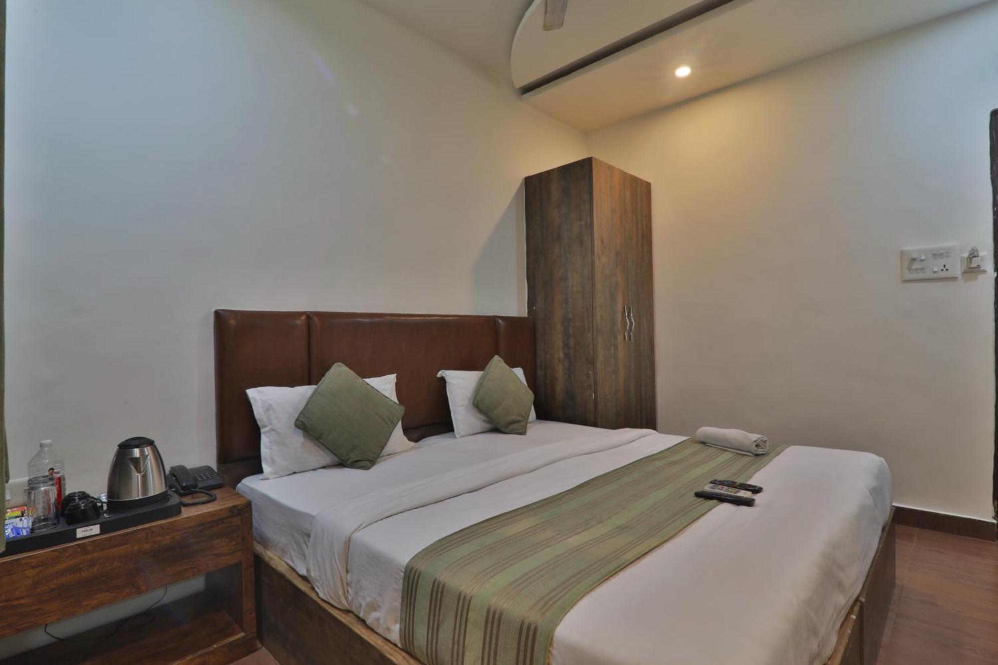 Homestay 4Everstay By Janki Inn Most Luxury & Spacious Rooms Best Family Hotel In Varanasi Varanasi