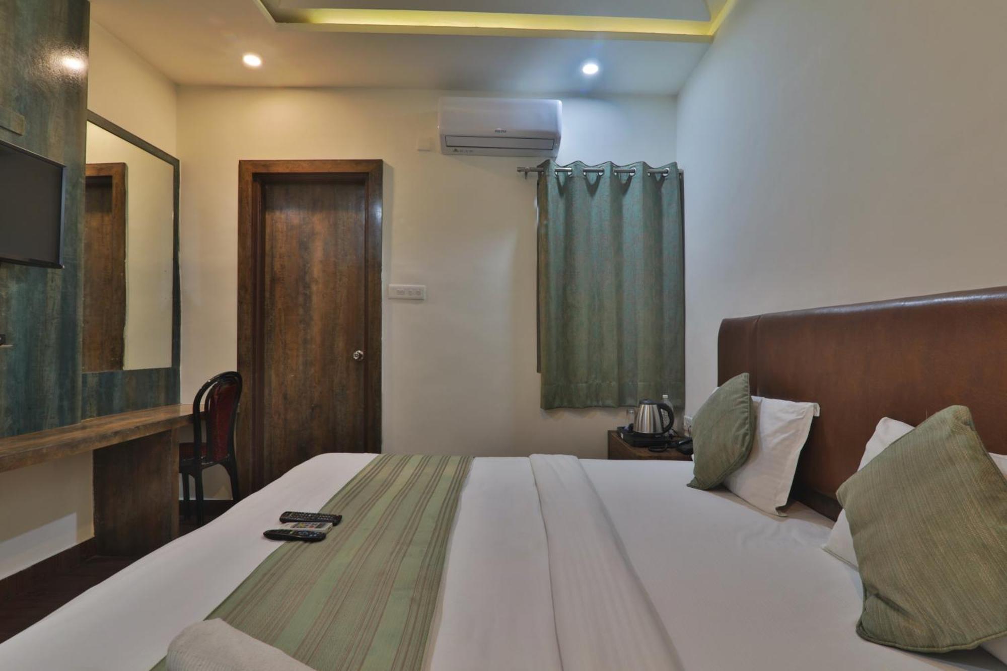 4Everstay By Janki Inn Most Luxury & Spacious Rooms Best Family Hotel In Varanasi
