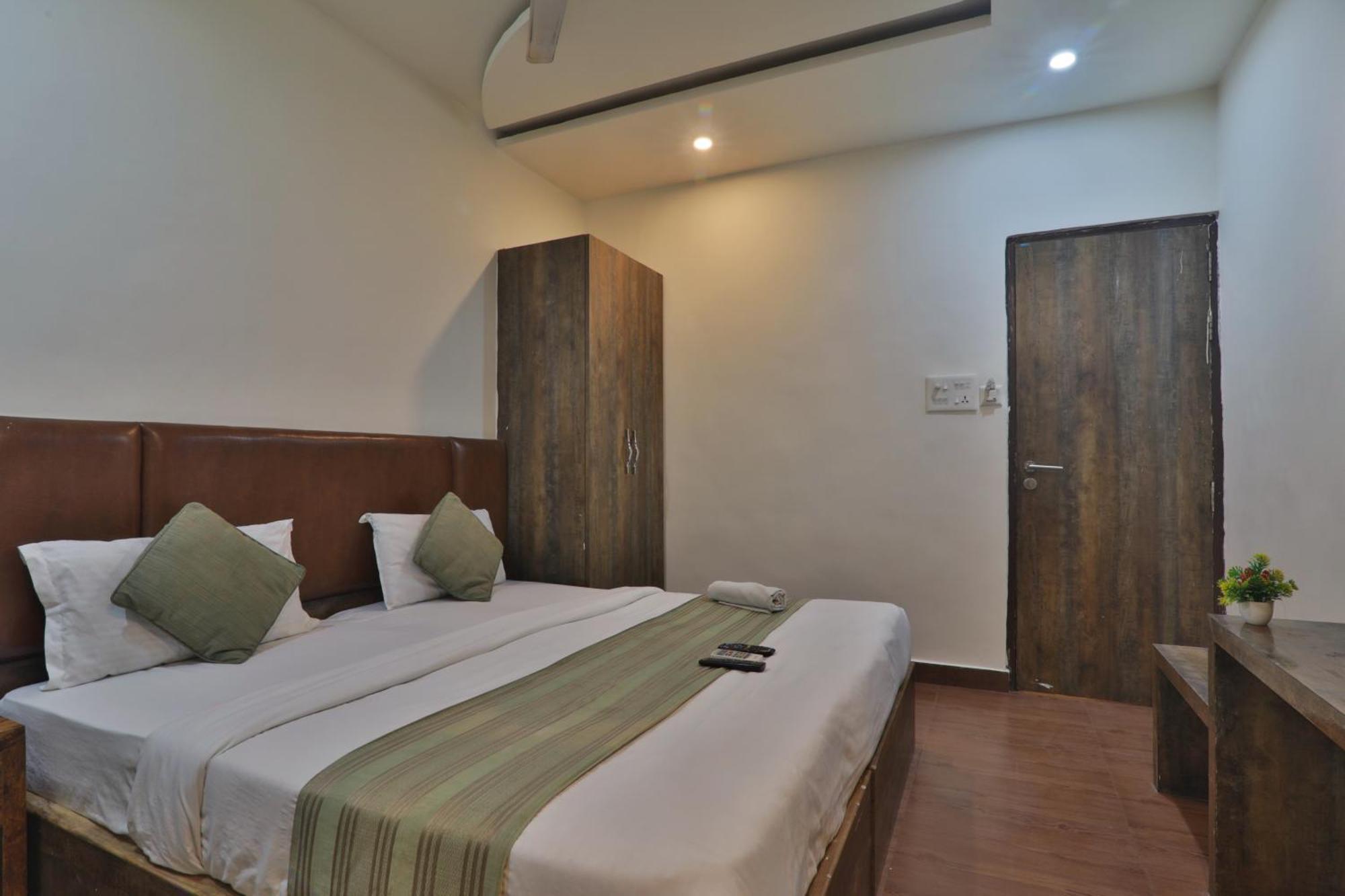 4Everstay By Janki Inn Most Luxury & Spacious Rooms Best Family Hotel In Varanasi Homestay Varanasi