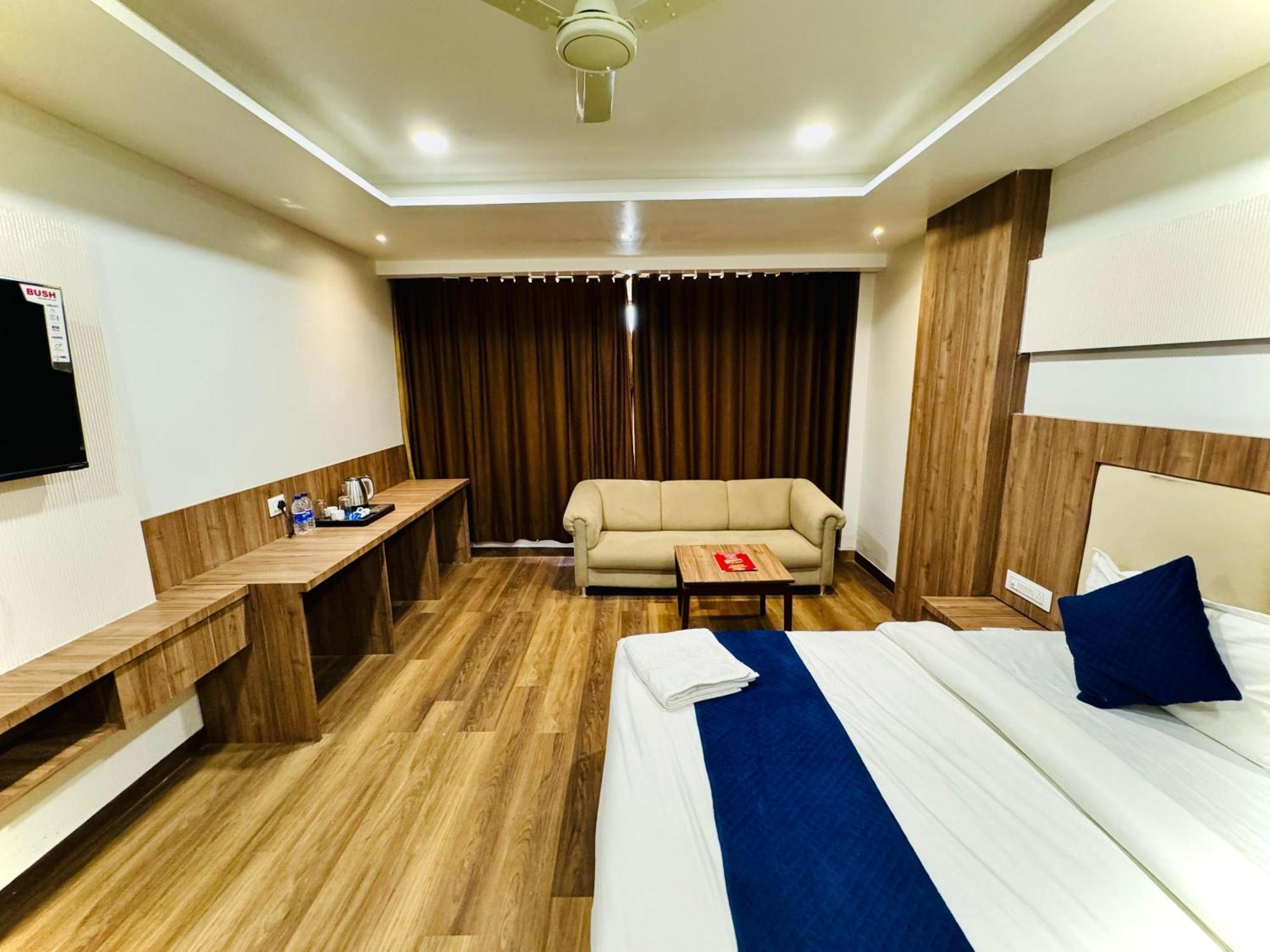Hotel Grand Continental 3*