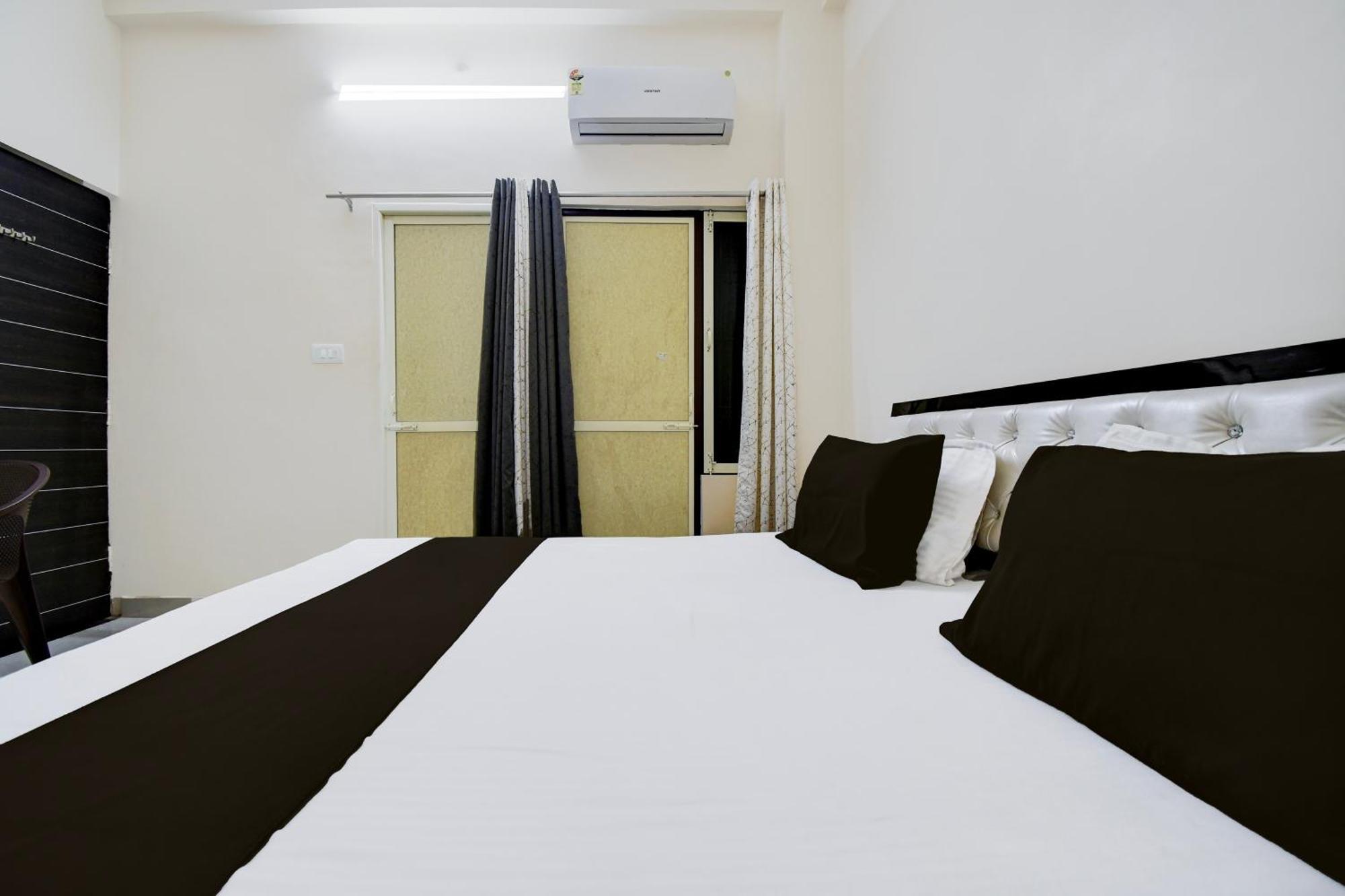 Hotel Collection O Mohansarai Bus Terminal Formerly Dakshit In 3*