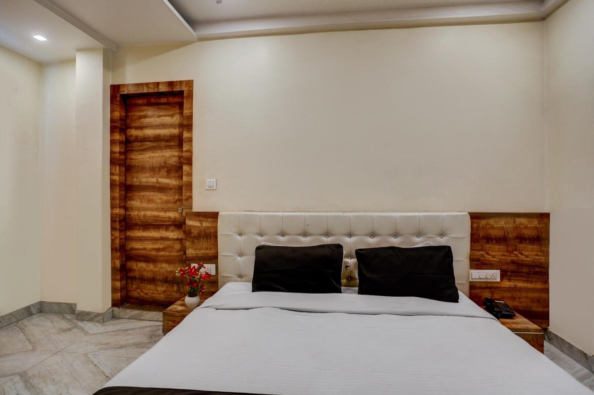 Spot On Sai P Hotel
