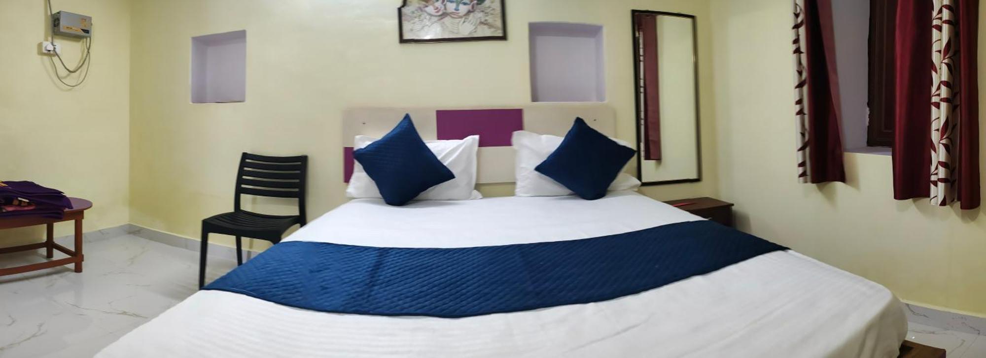 Homestay Radha Krishna *