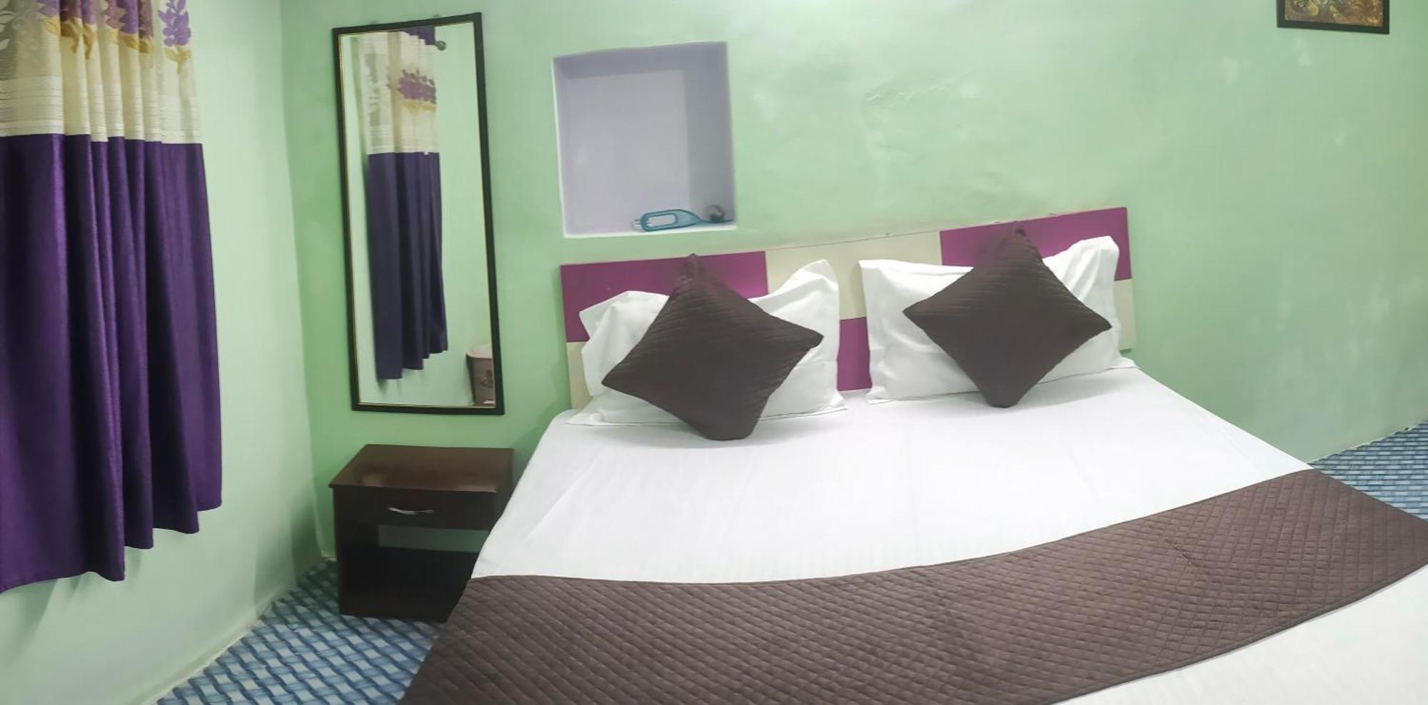 Homestay Radha Krishna