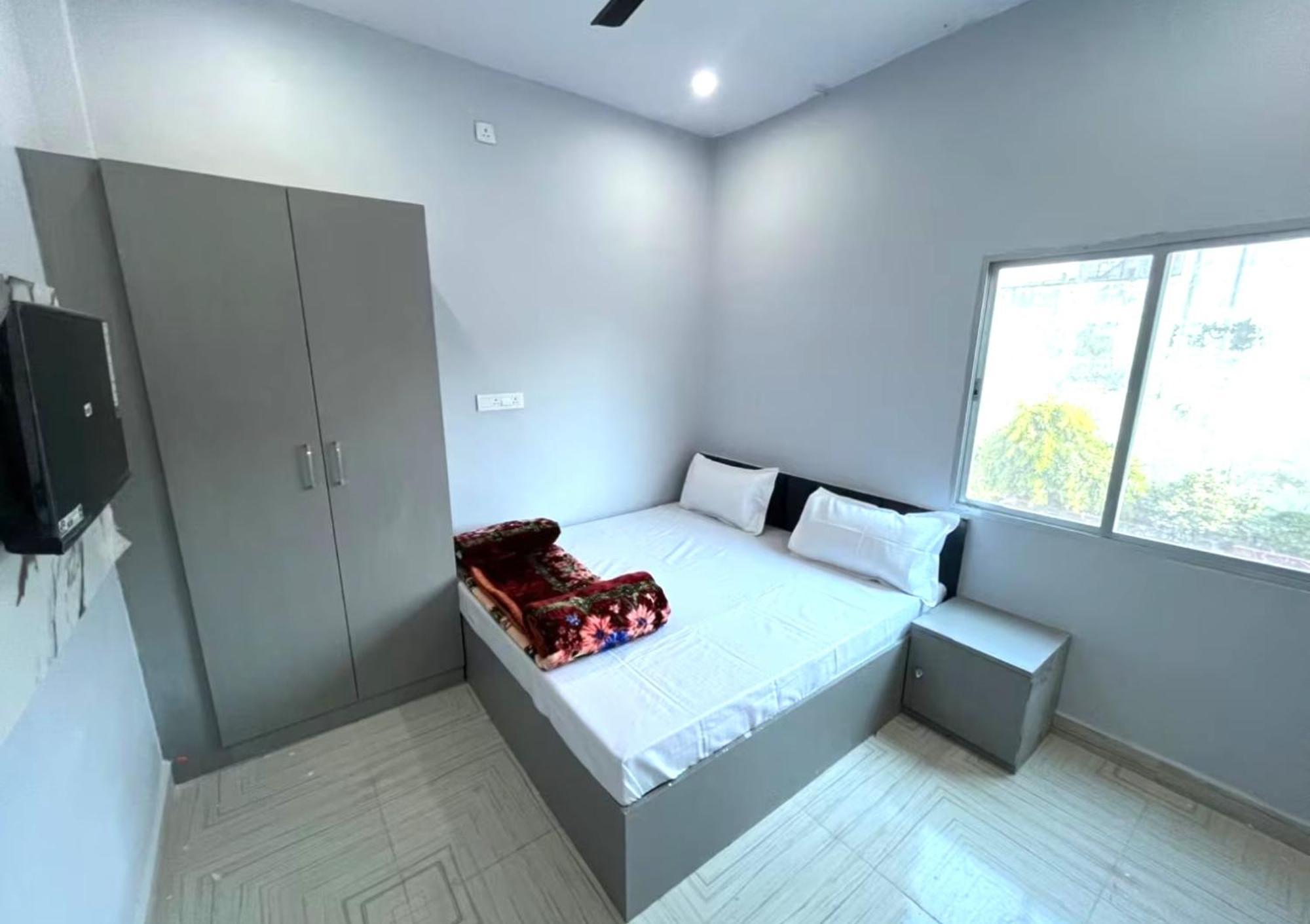 Shivashram Near Rampura Luxa Road - Kashi Vishwanath Temple - Paid Parking - Fully Air Conditioning 3* Varanasi