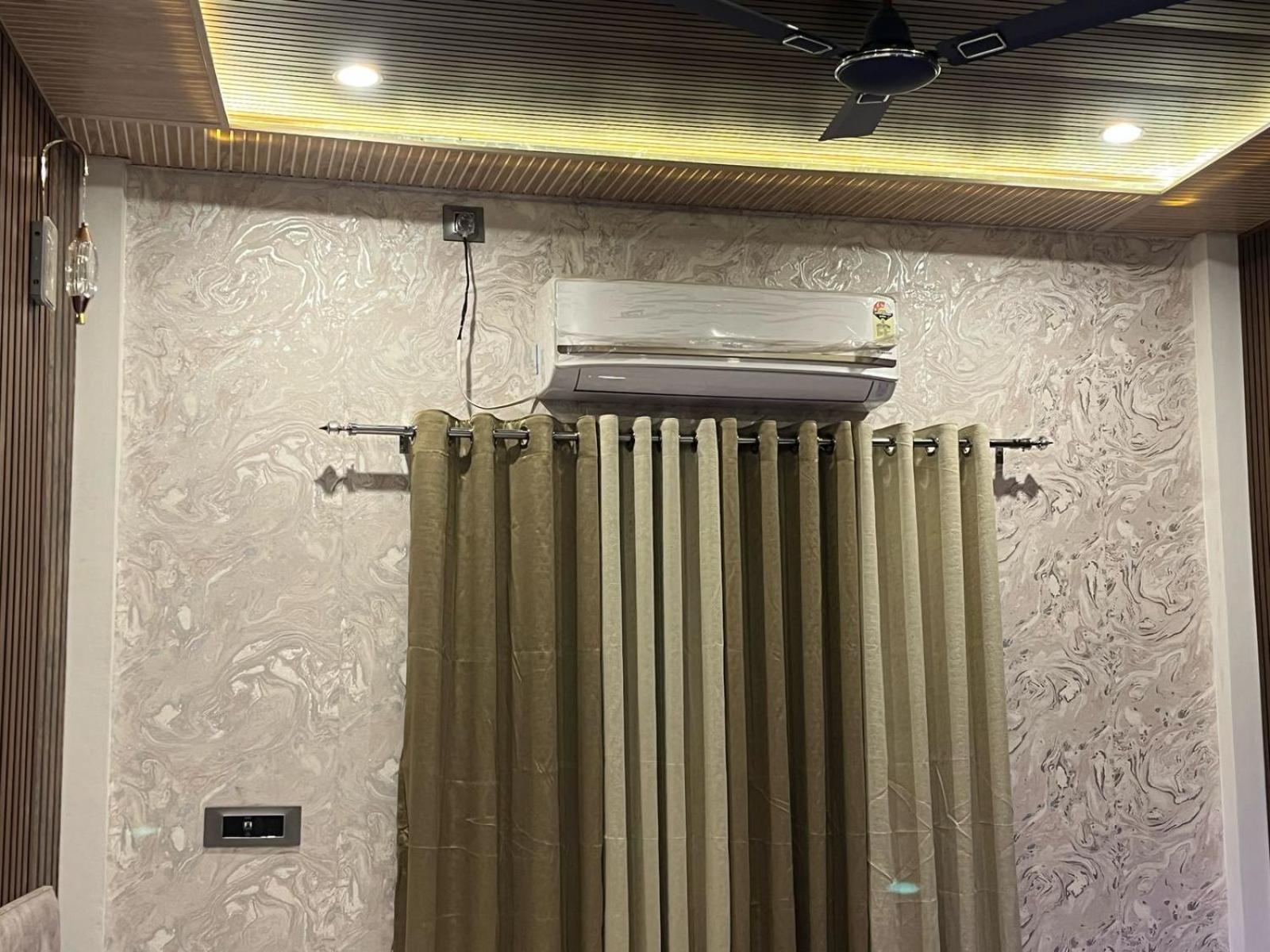 Kashi Residency Apartment *