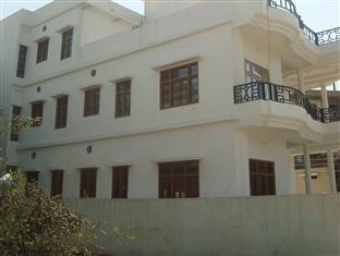 Welcome At Ganges Inn 2*
