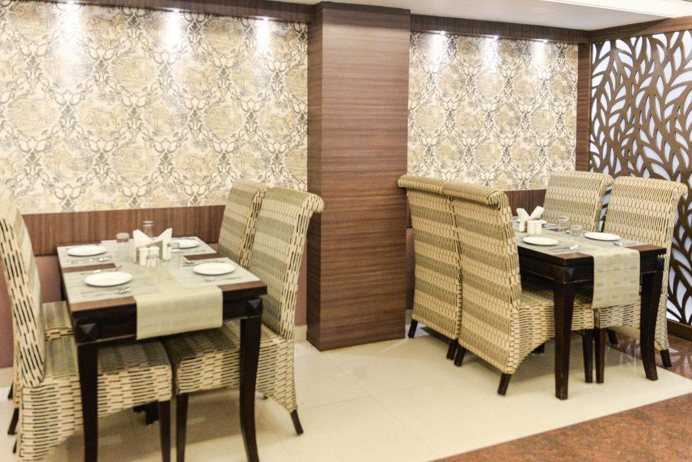 Hotel Puja Residency 3*