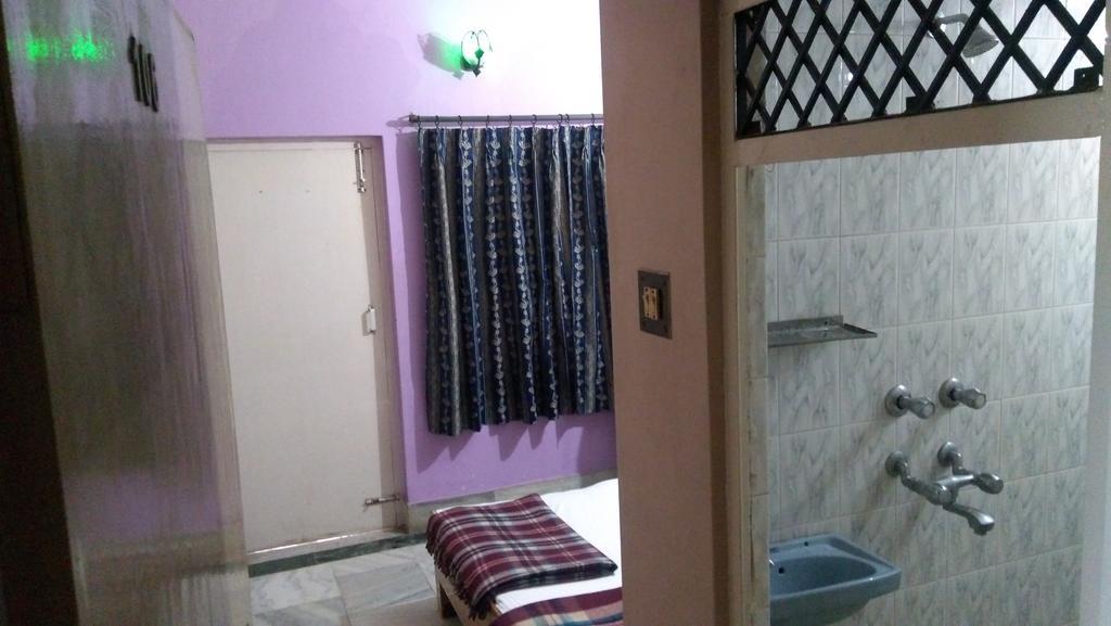 Guest house Leela 3*