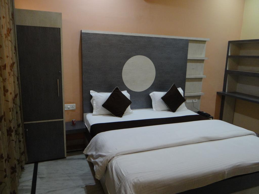 Hotel H.K.J International